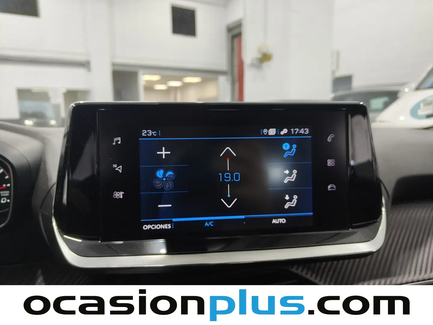 Foto Peugeot 2008 Peugeot 2008 PureTech 100 S&S Allure (100 CV)