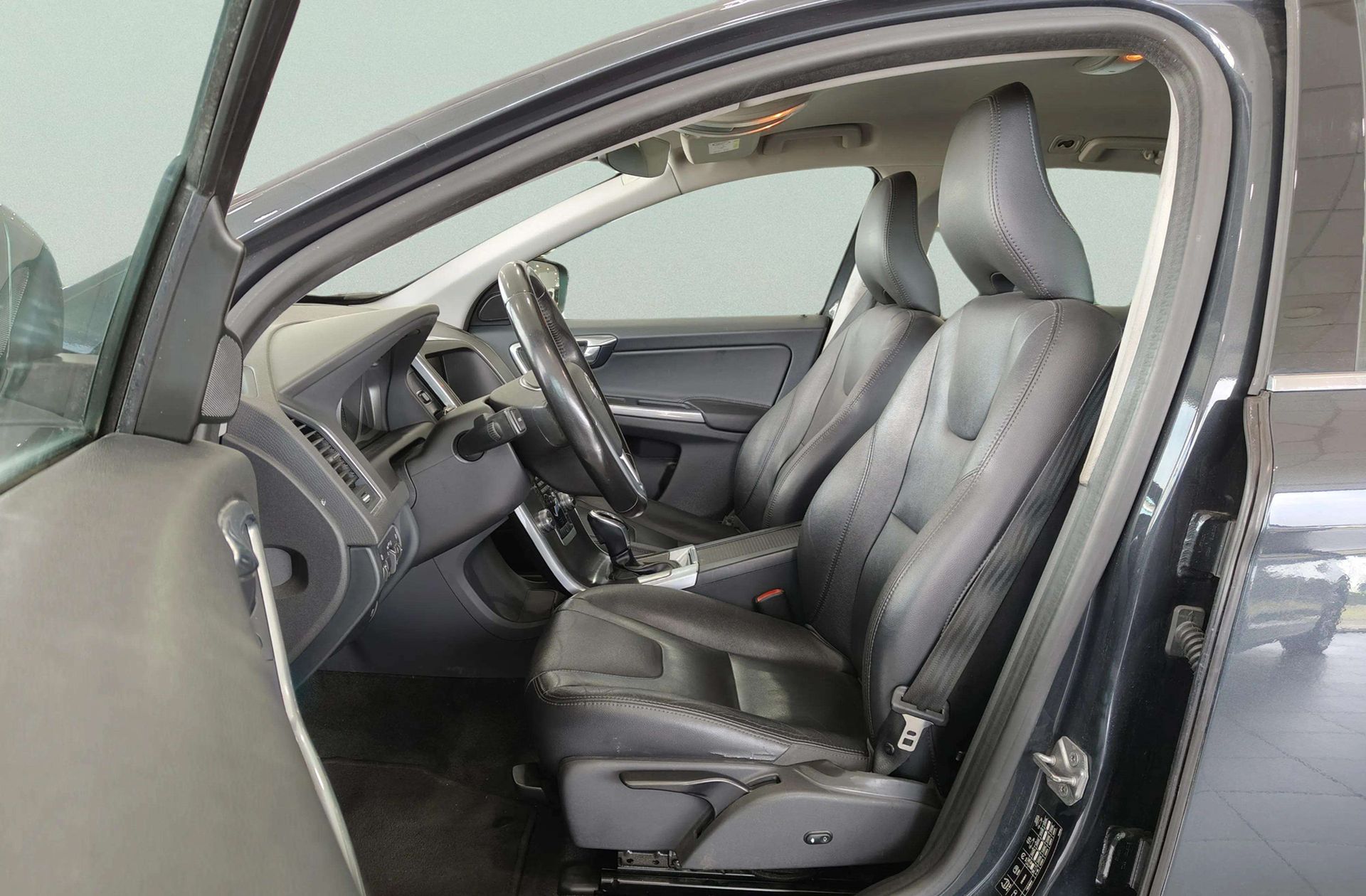 Volvo XC60 D4 Momentum - foto 10