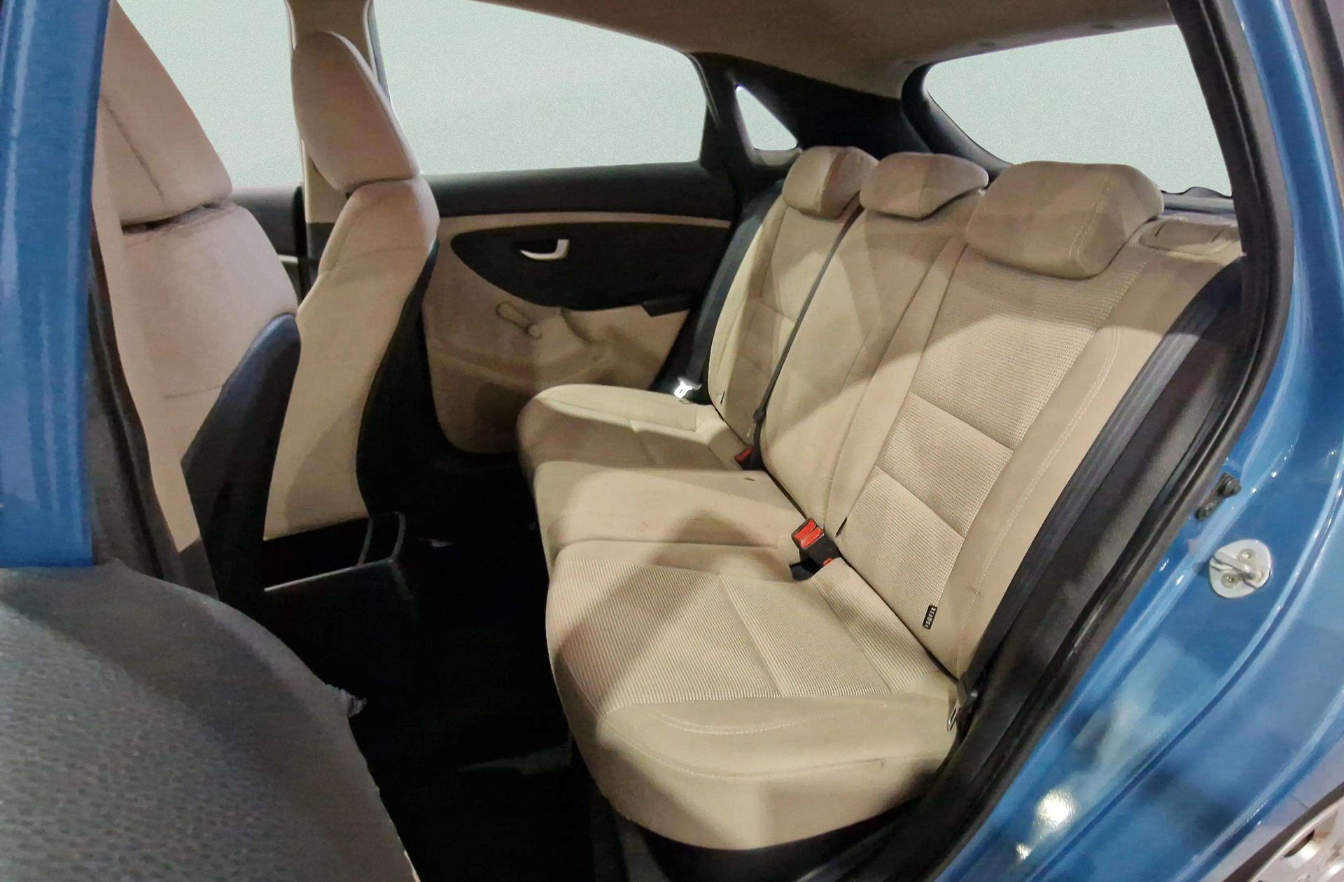 Hyundai i30 1.4 GL City - foto 9