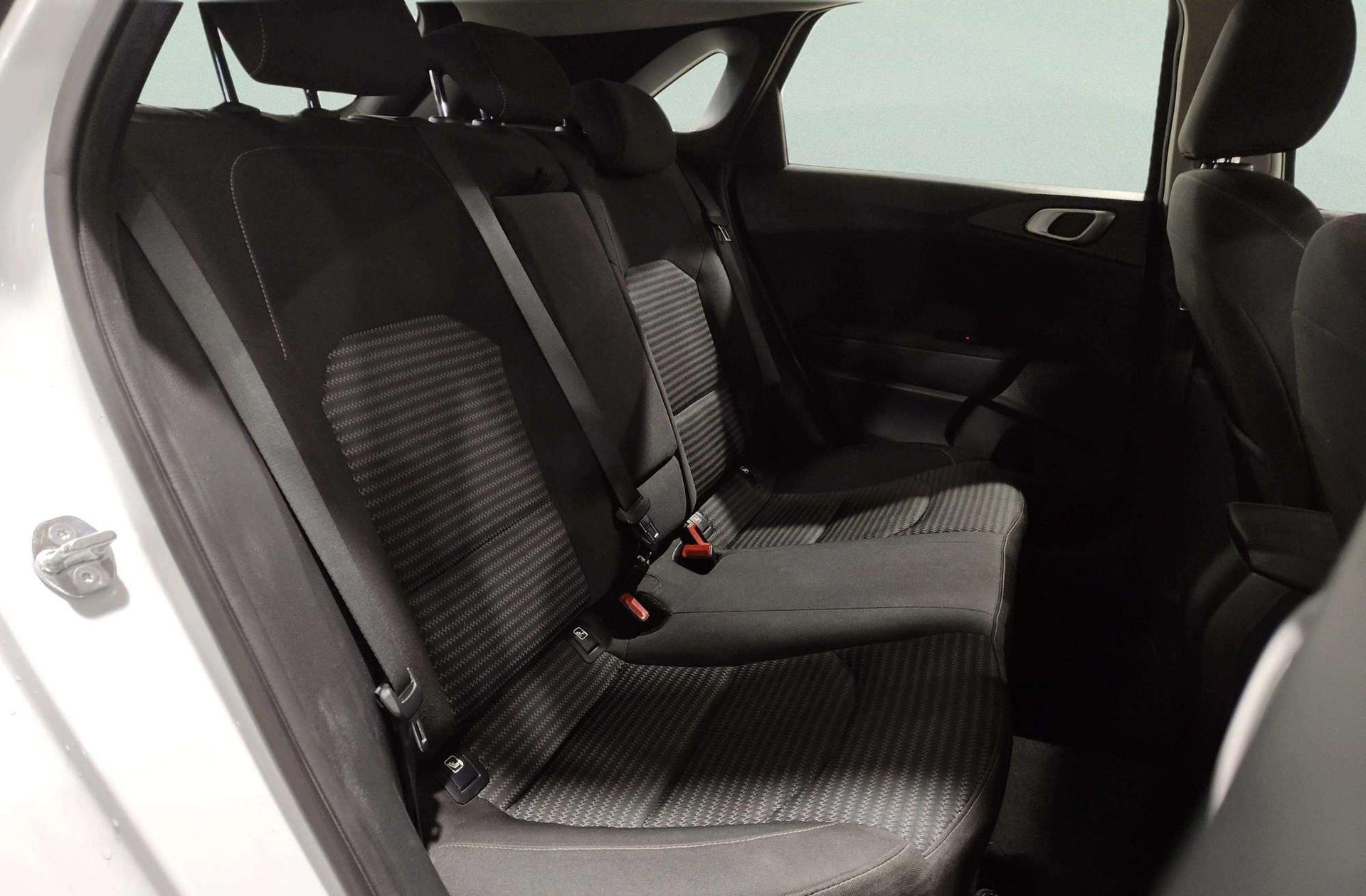 Kia Ceed 1.6 MHEV iMT Drive - foto 16