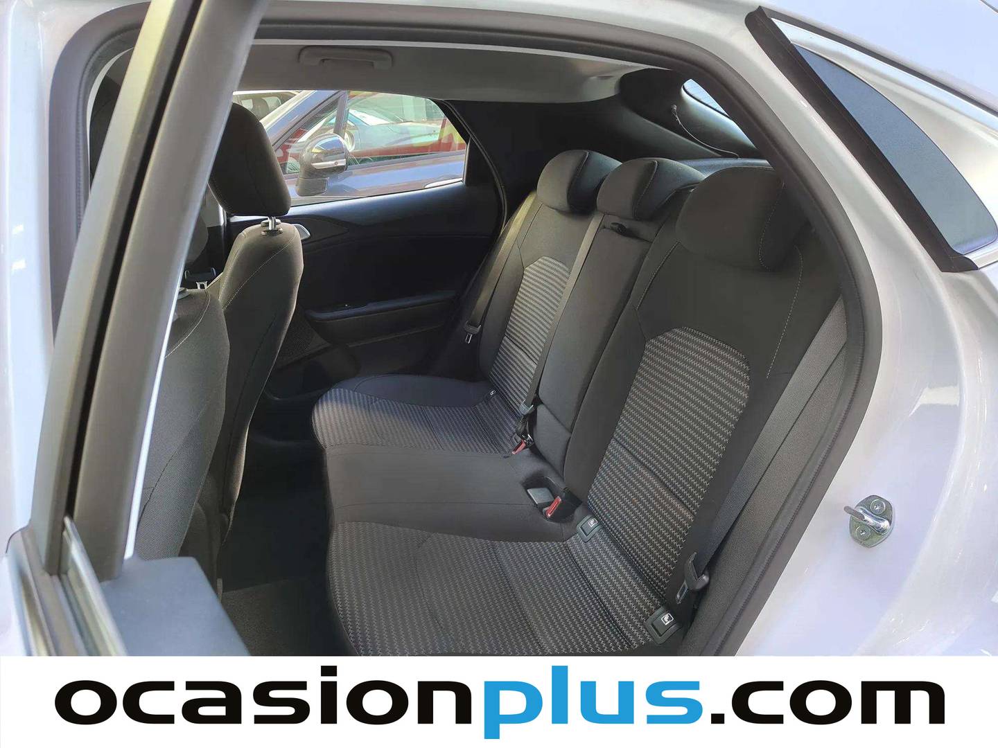 Foto asientos traseros KIA XCeed Kia XCeed 1.0 T-GDi Business (100 CV)