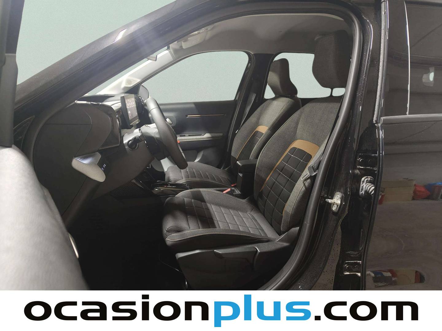 Foto asientos delanteros Citroën C3 Aircross Citroën C3 Aircross Hybrid 145 Plus e-DCS6 (145 CV)