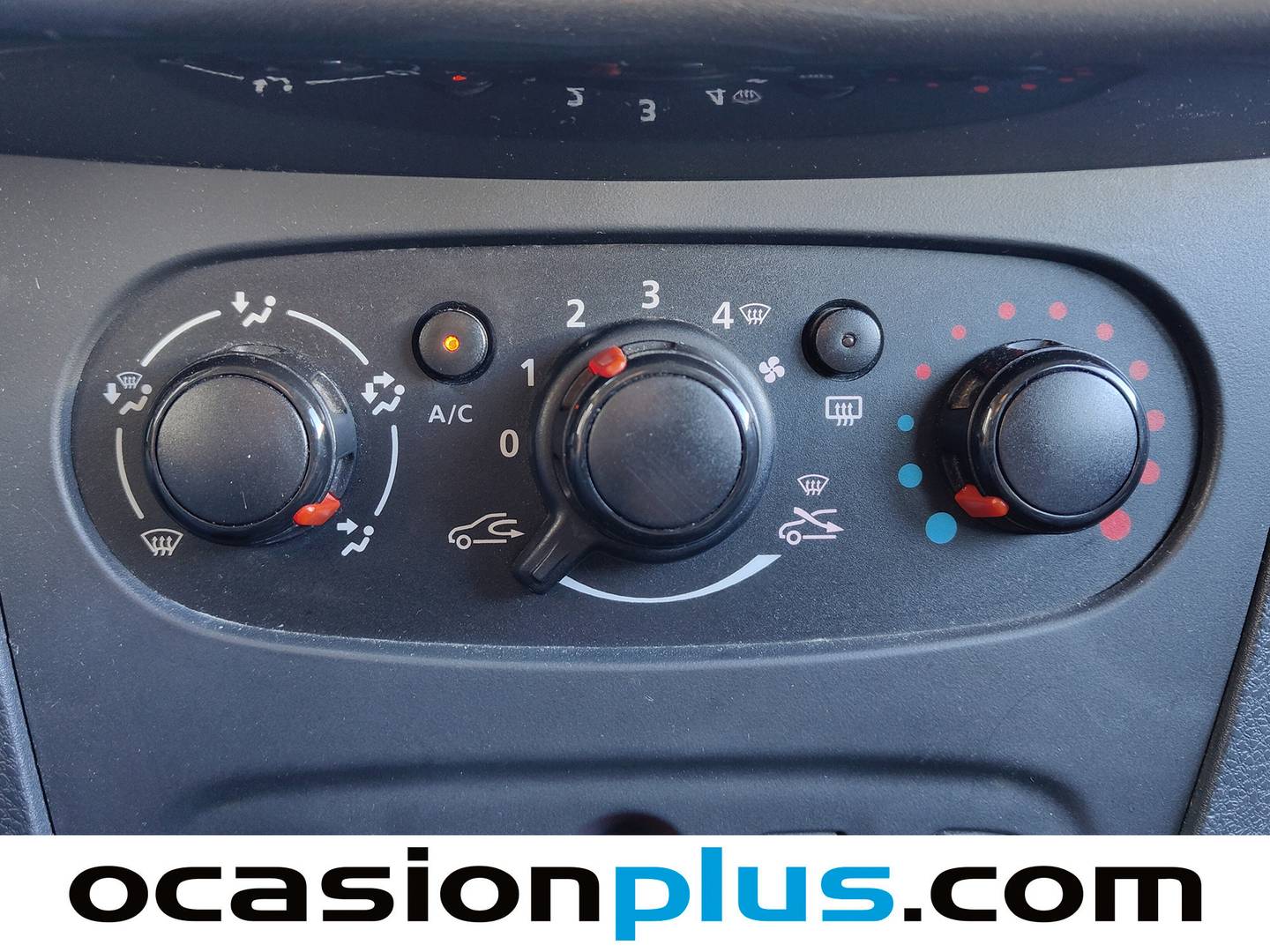 Equipamiento del Dacia Sandero Dacia Sandero dCi 90 Stepway (90 CV)