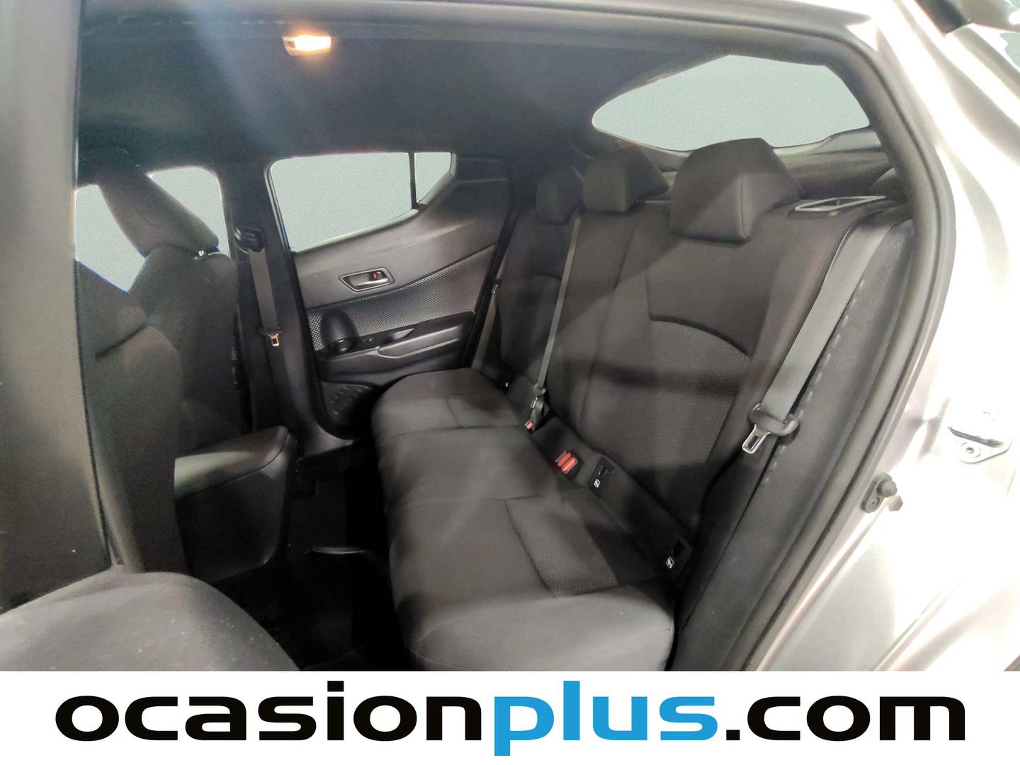 Foto asientos traseros Toyota C-HR Toyota C-HR 1.8 125H Advance (122 CV)