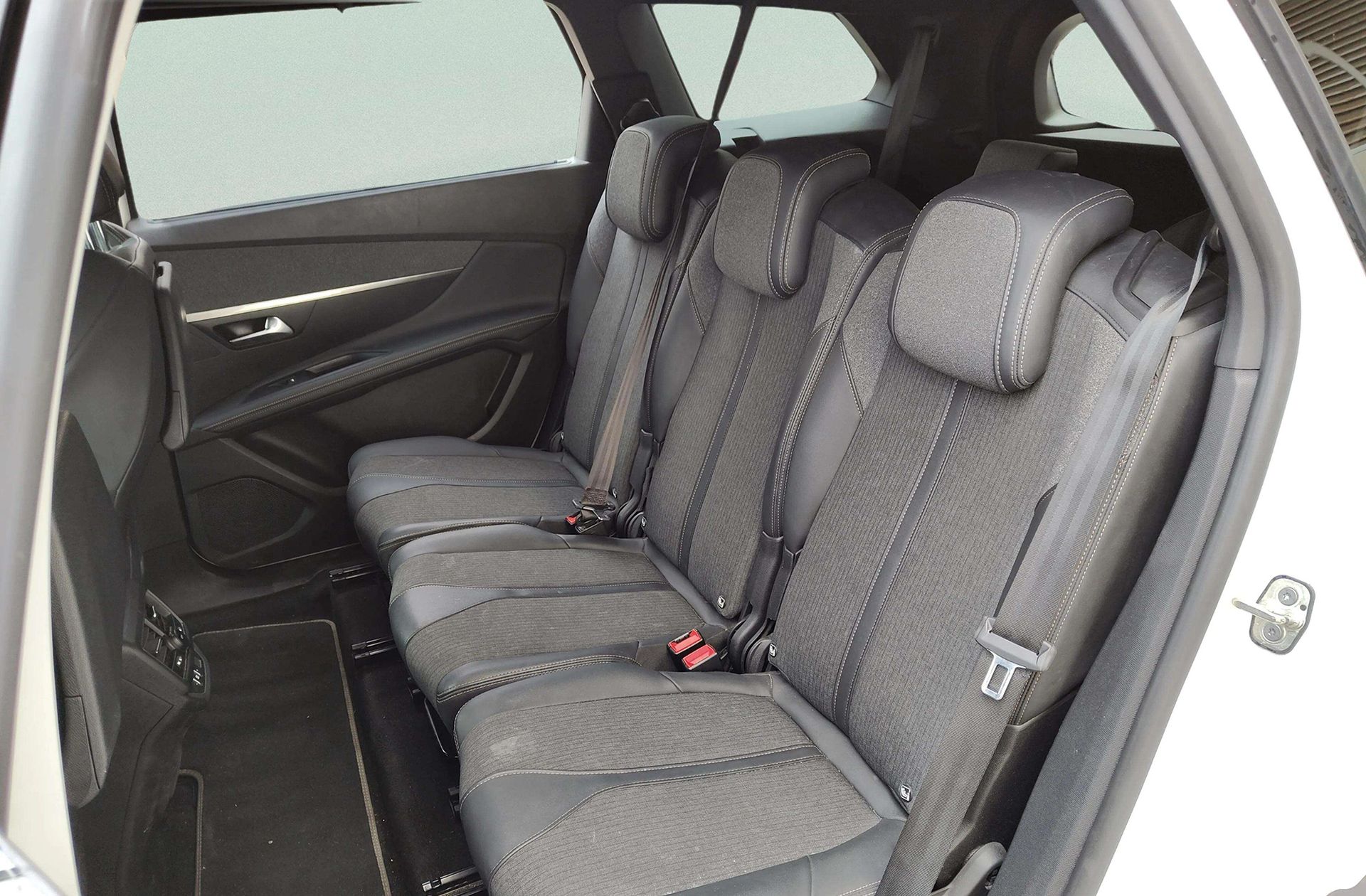 Peugeot 5008 PureTech 130 GT Line EAT8 7 plazas - foto 14