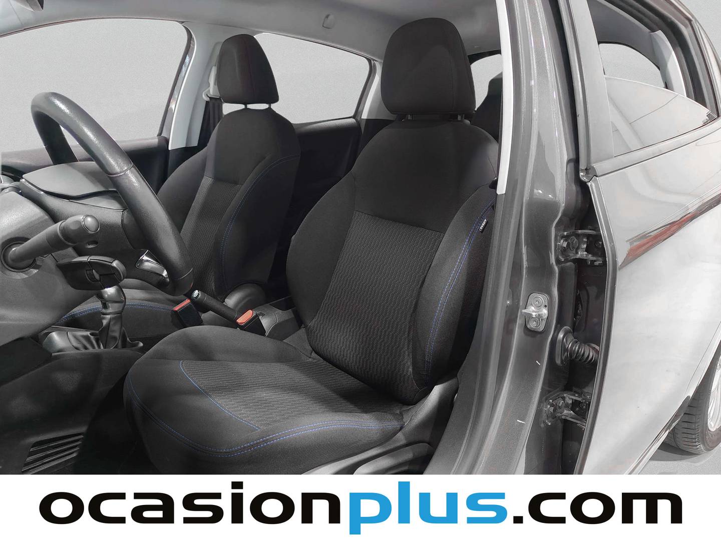 Foto asientos delanteros Peugeot 208 Peugeot 208 5P Signature 1.2L PureTech (82CV)