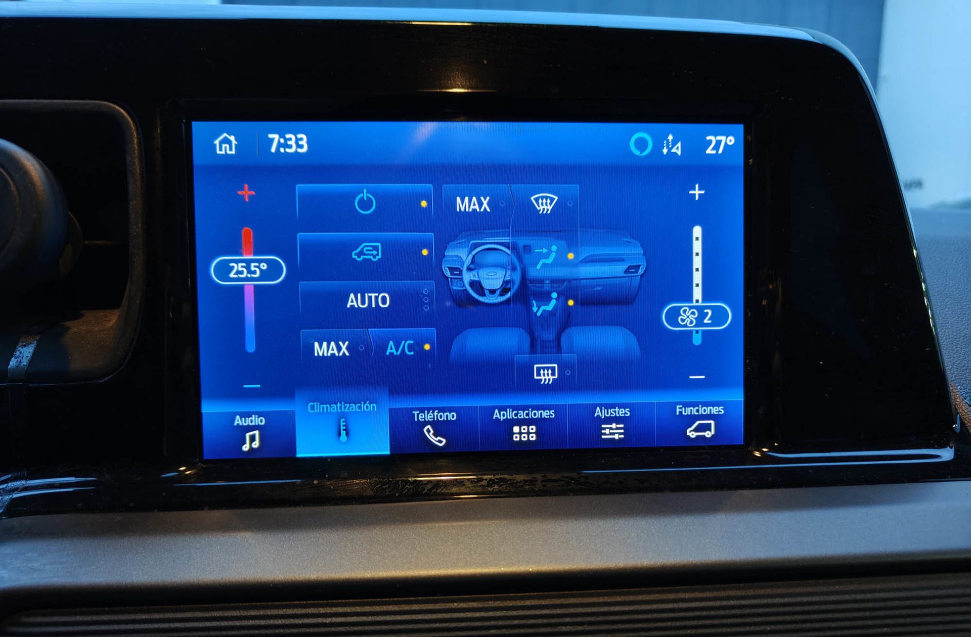 Ford Tourneo Courier 1.0 EcoBoost Titanium - foto 30