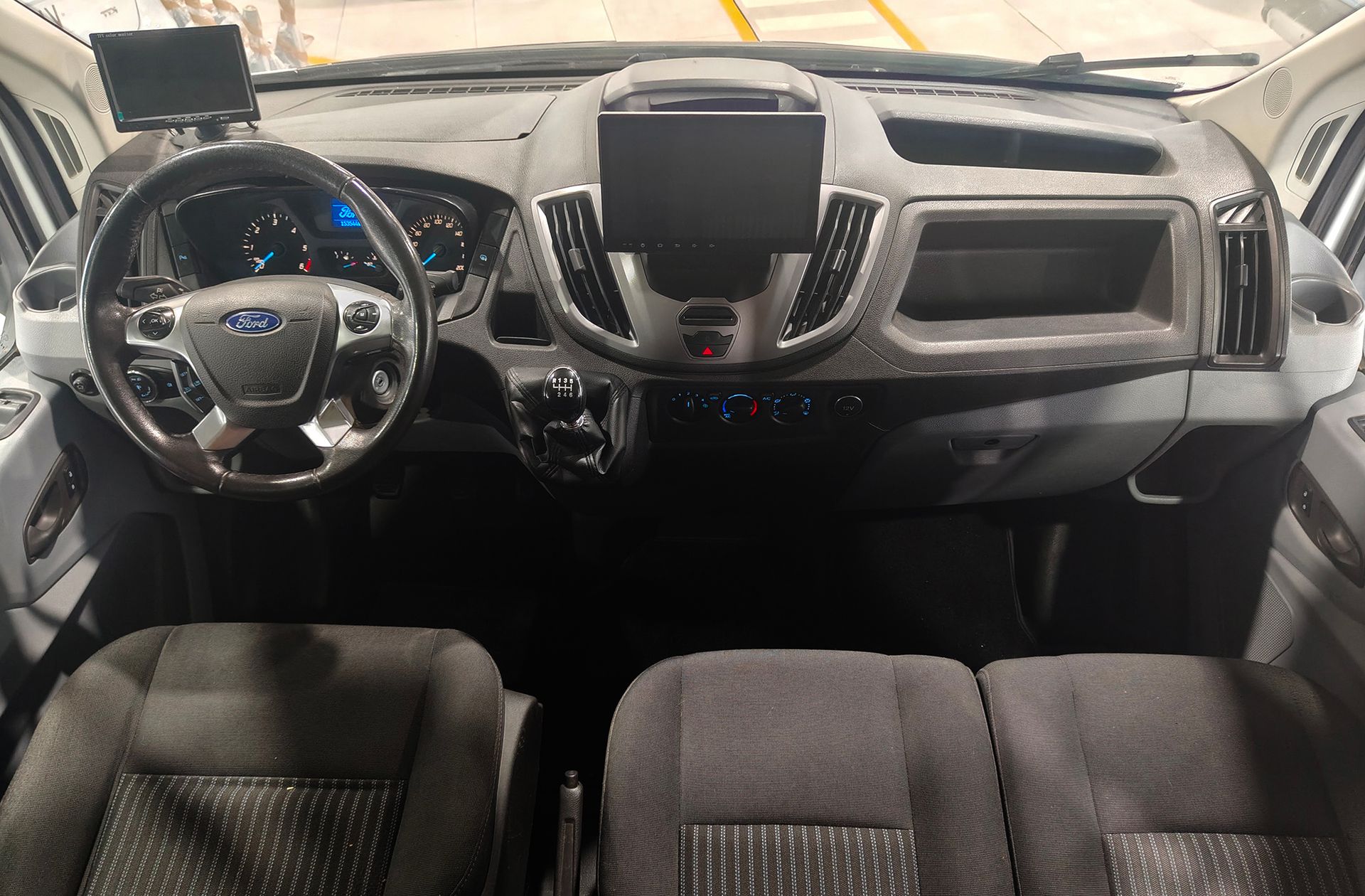 Ford Transit Furgon 350 DC L3H2 Trend FWD - foto 18