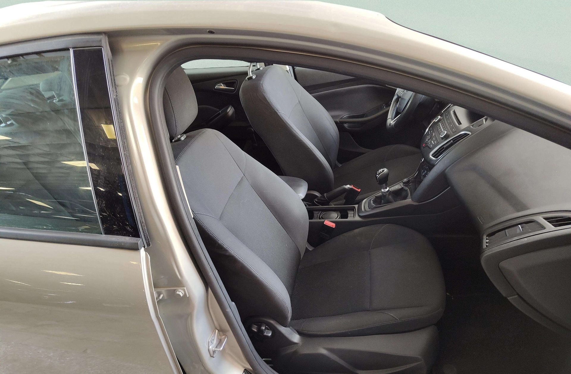 Ford Focus 1.0 EcoBoost Trend+ - foto 17