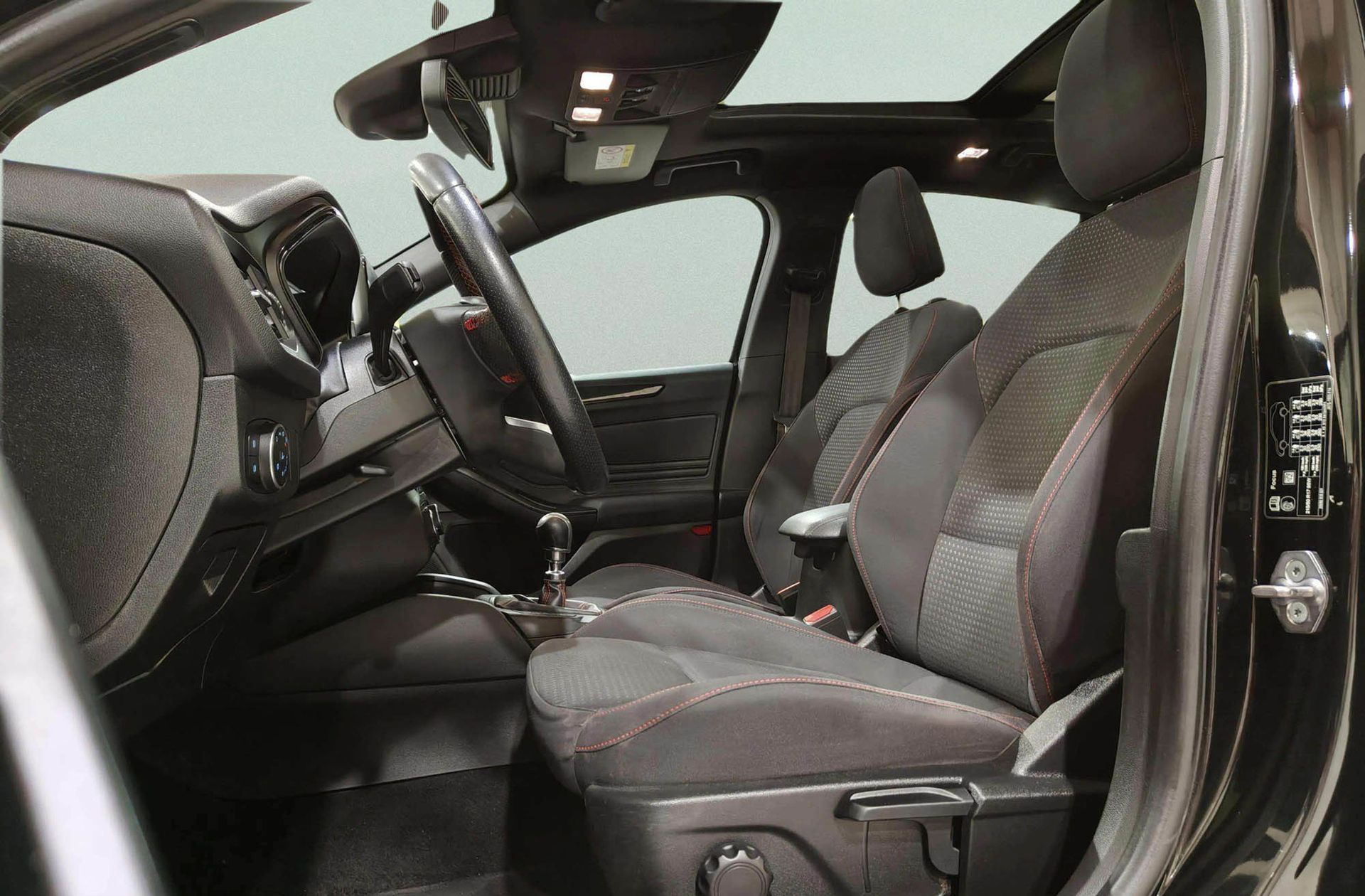 Ford Focus 1.5 EcoBoost ST-Line - foto 12
