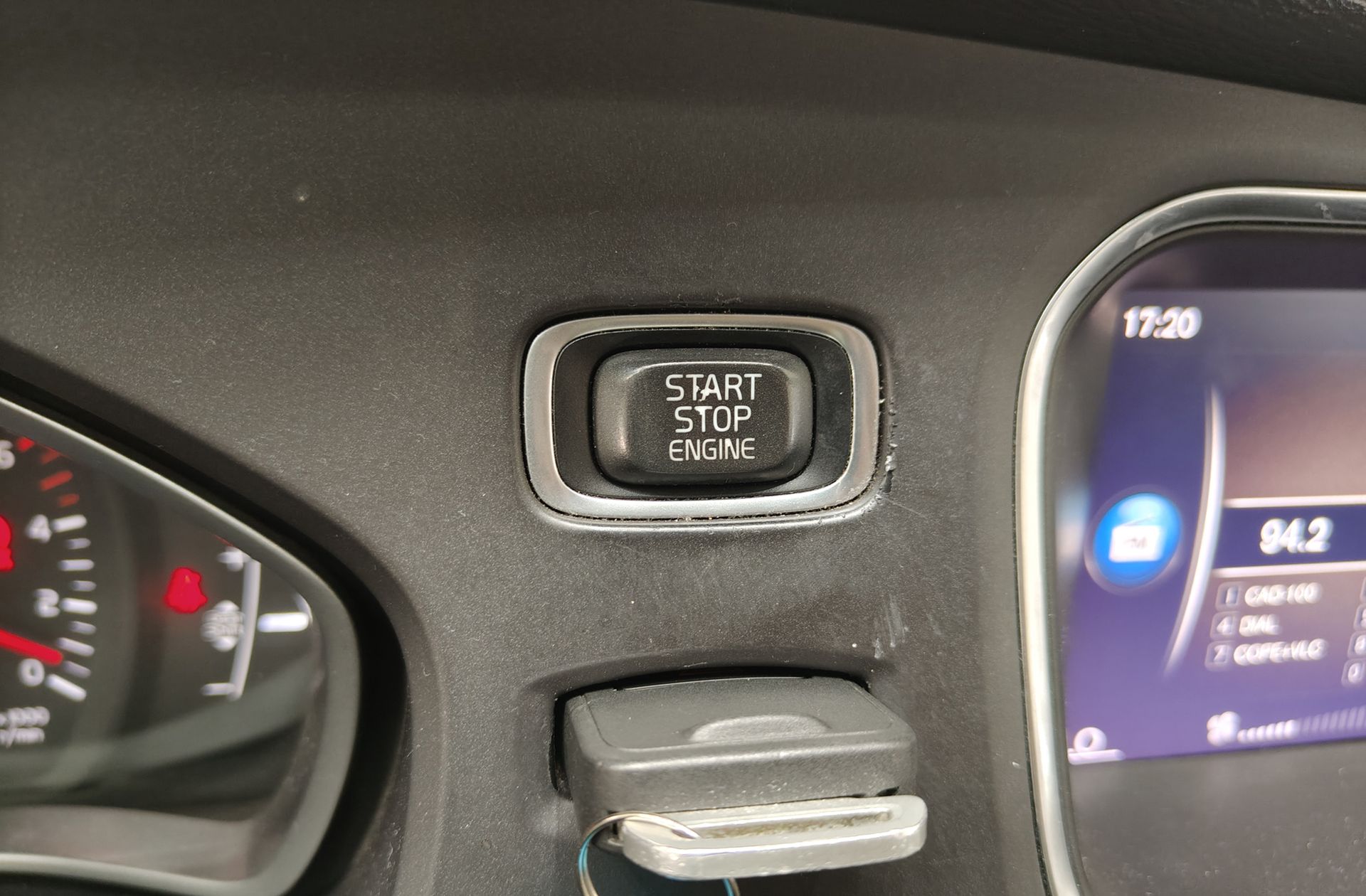 Volvo V40 D2 Momentum - foto 32