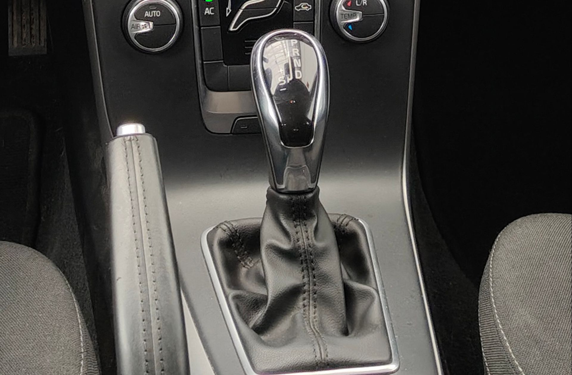Volvo V40 D2 Kinetic - foto 5