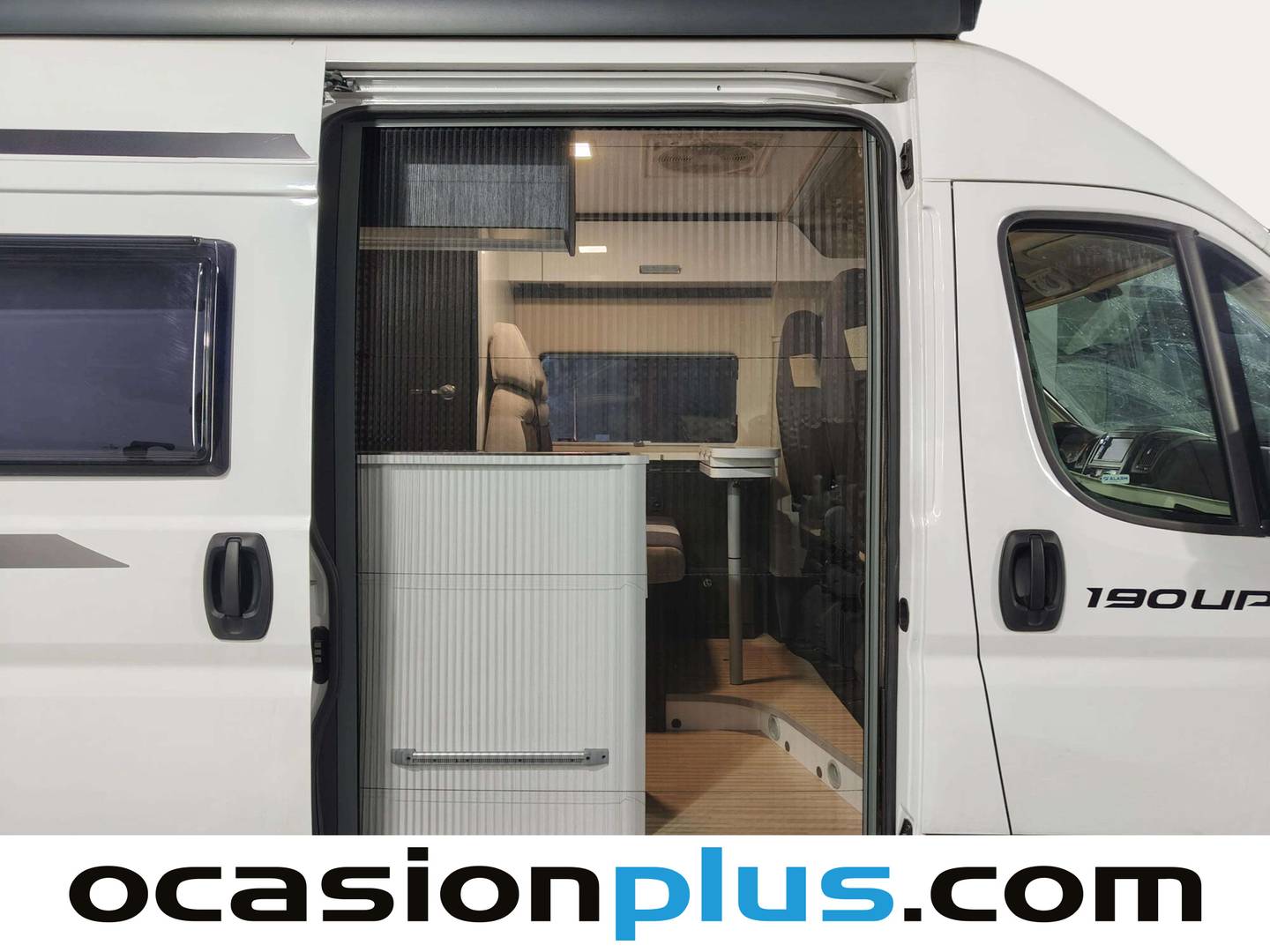 Foto asientos traseros Benimar BENIVAN Benimar BENIVAN 190 UP (140 CV) Camper 4 Plazas