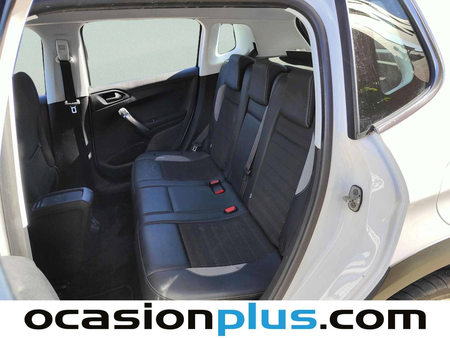 Foto asientos traseros Peugeot 2008 Peugeot 2008 BlueHDi 120 S&S Allure (120 CV)