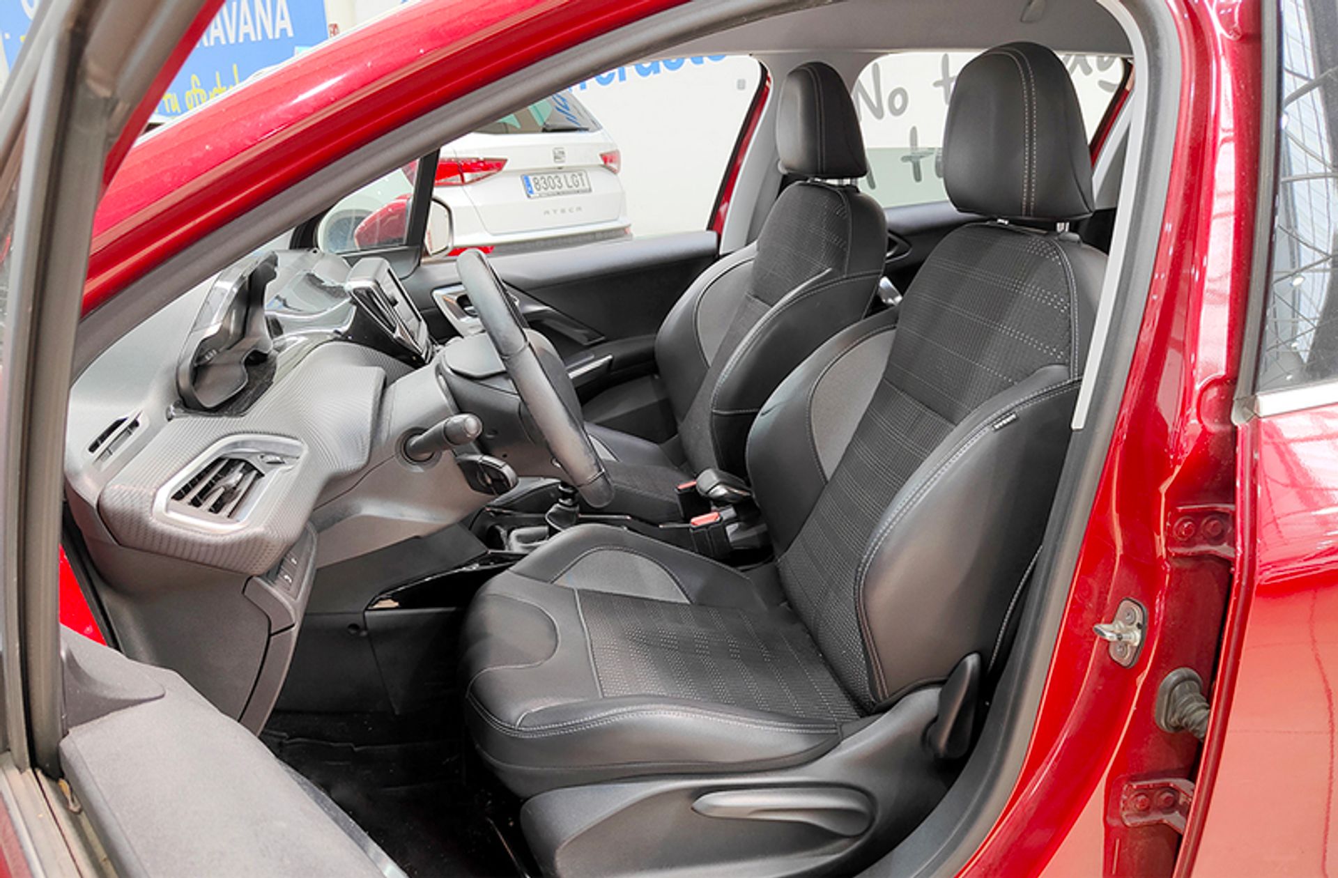 Peugeot 2008 BlueHDi 120 Allure - foto 11