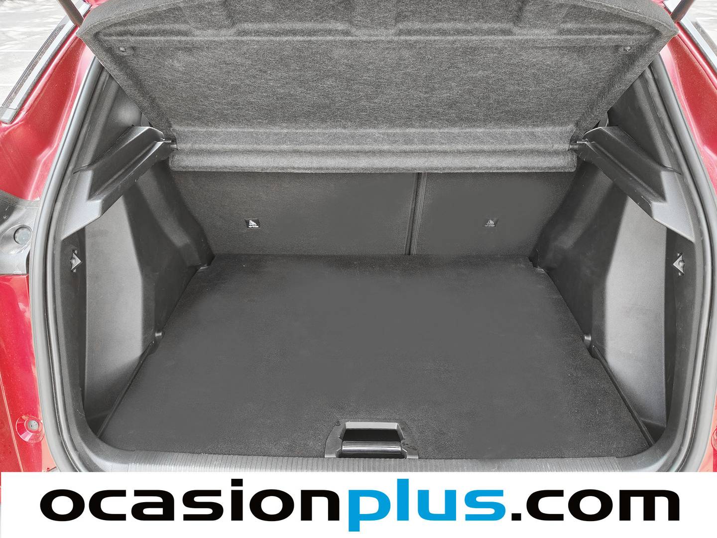 Foto Peugeot 2008 Peugeot 2008 Allure Hybrid eDCS6 (136 CV)