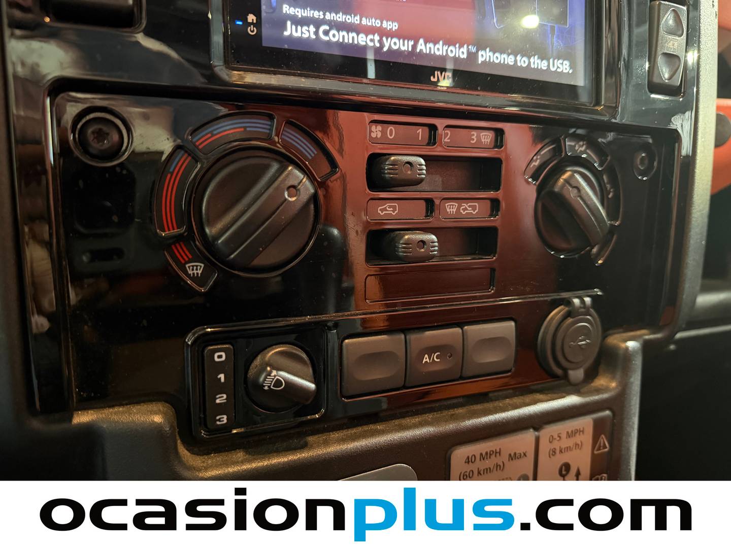 Foto Land Rover Defender Land Rover Defender 2.4 D 110 SW S (122 CV) 4X4