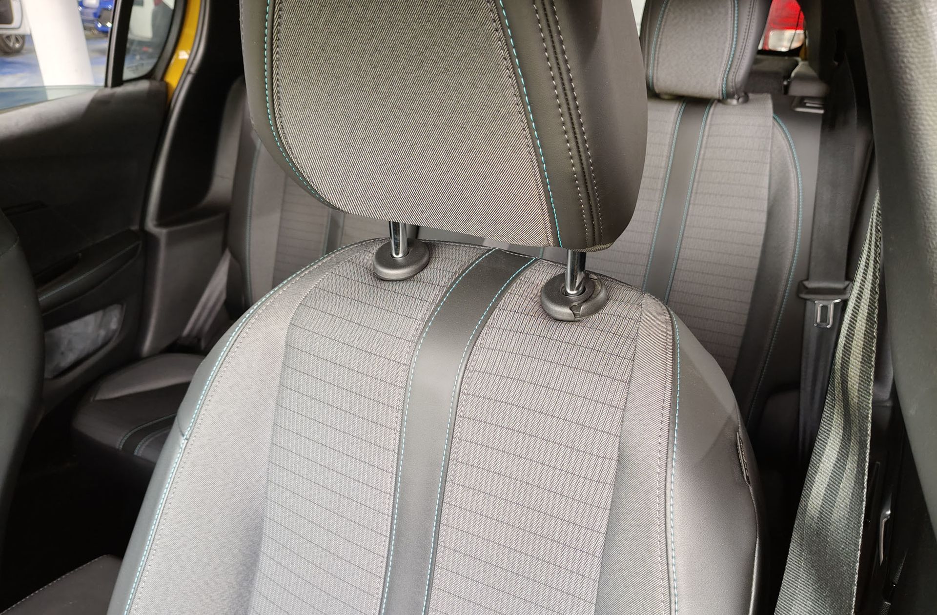 Peugeot 208 PureTech 130 Allure Pack EAT8 - foto 11
