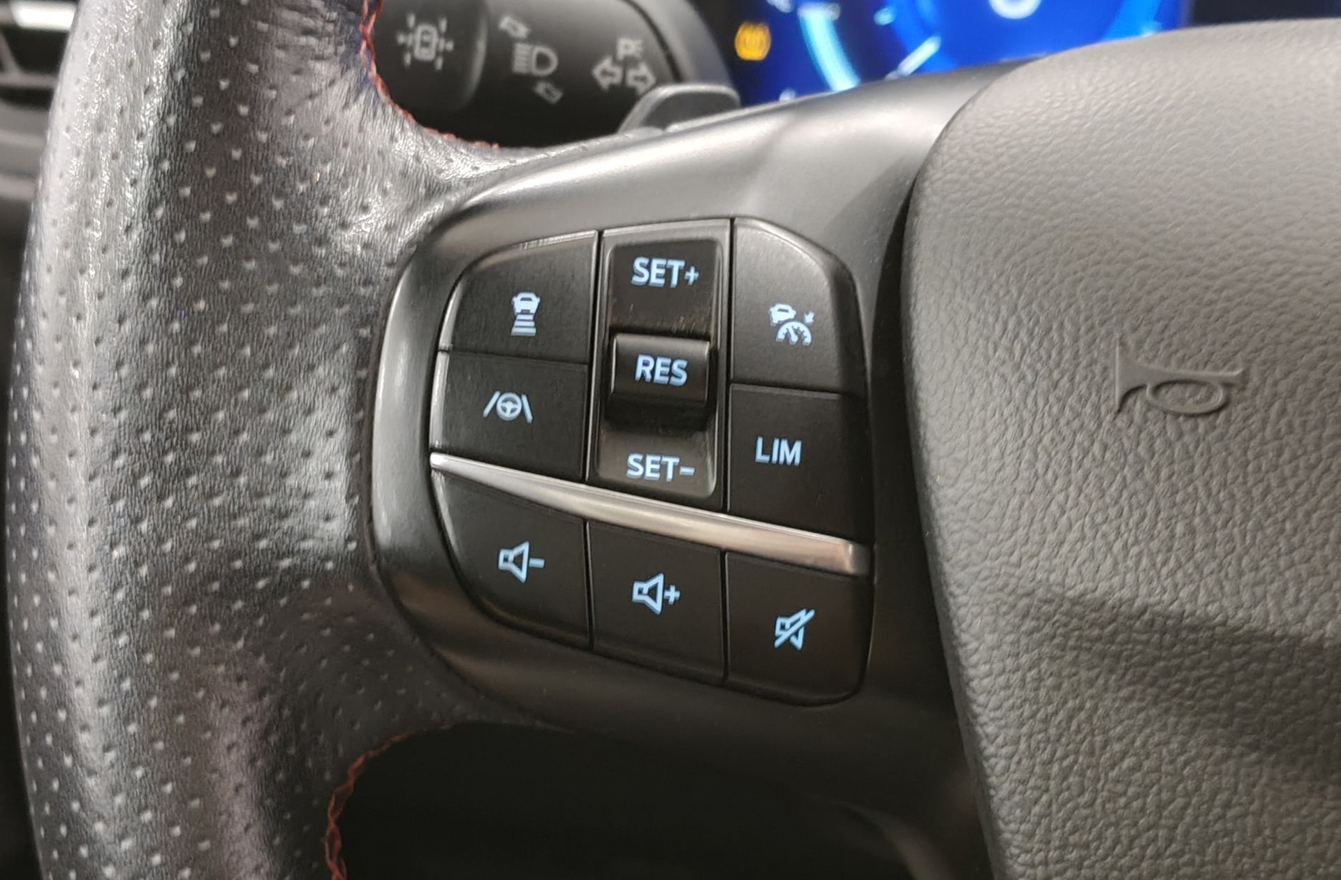 Ford Kuga 1.5 EcoBlue ST-Line - foto 25