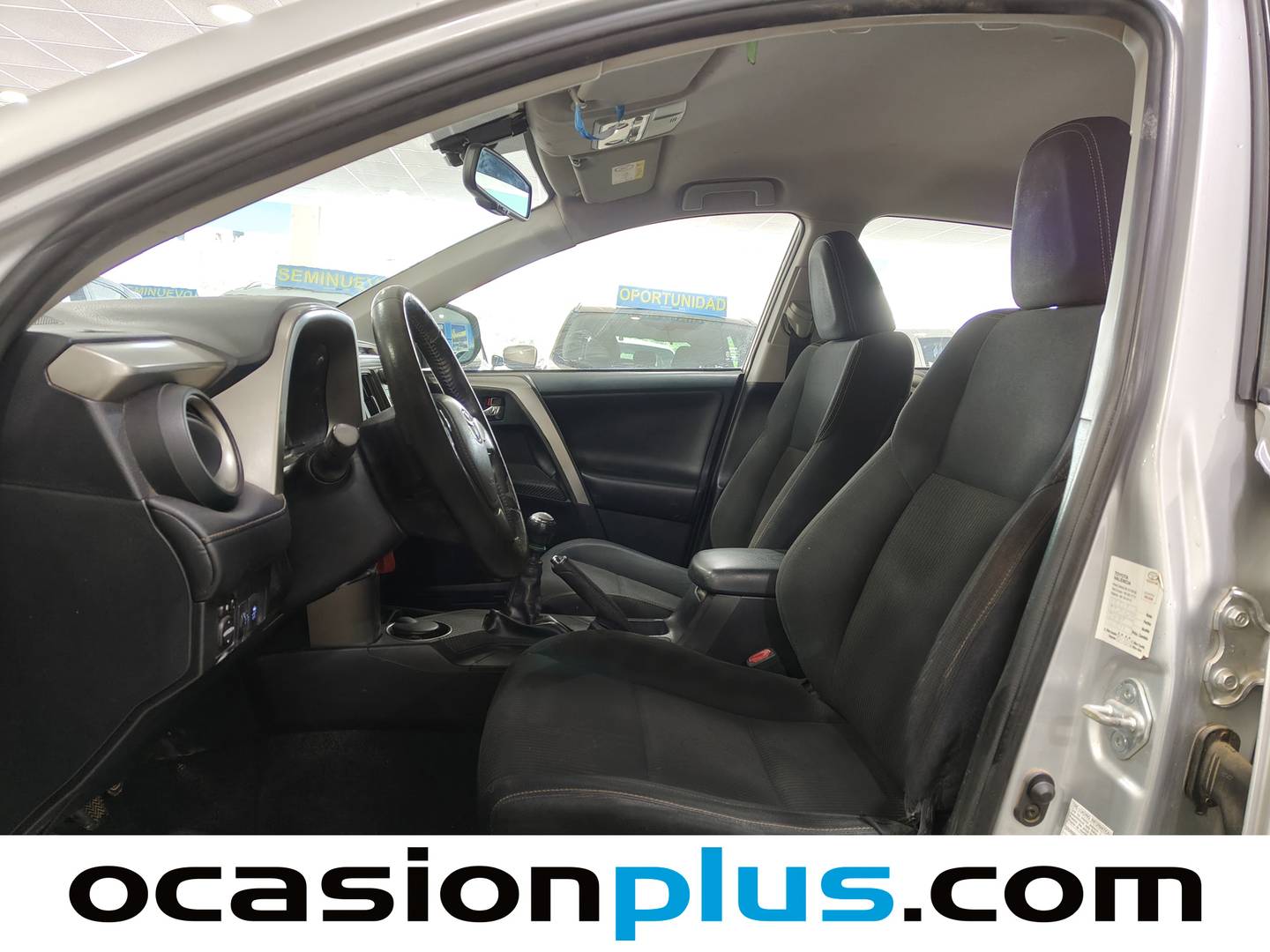 Foto asientos delanteros Toyota Rav4 Toyota Rav4 120D Advance 4x2 (124 CV)