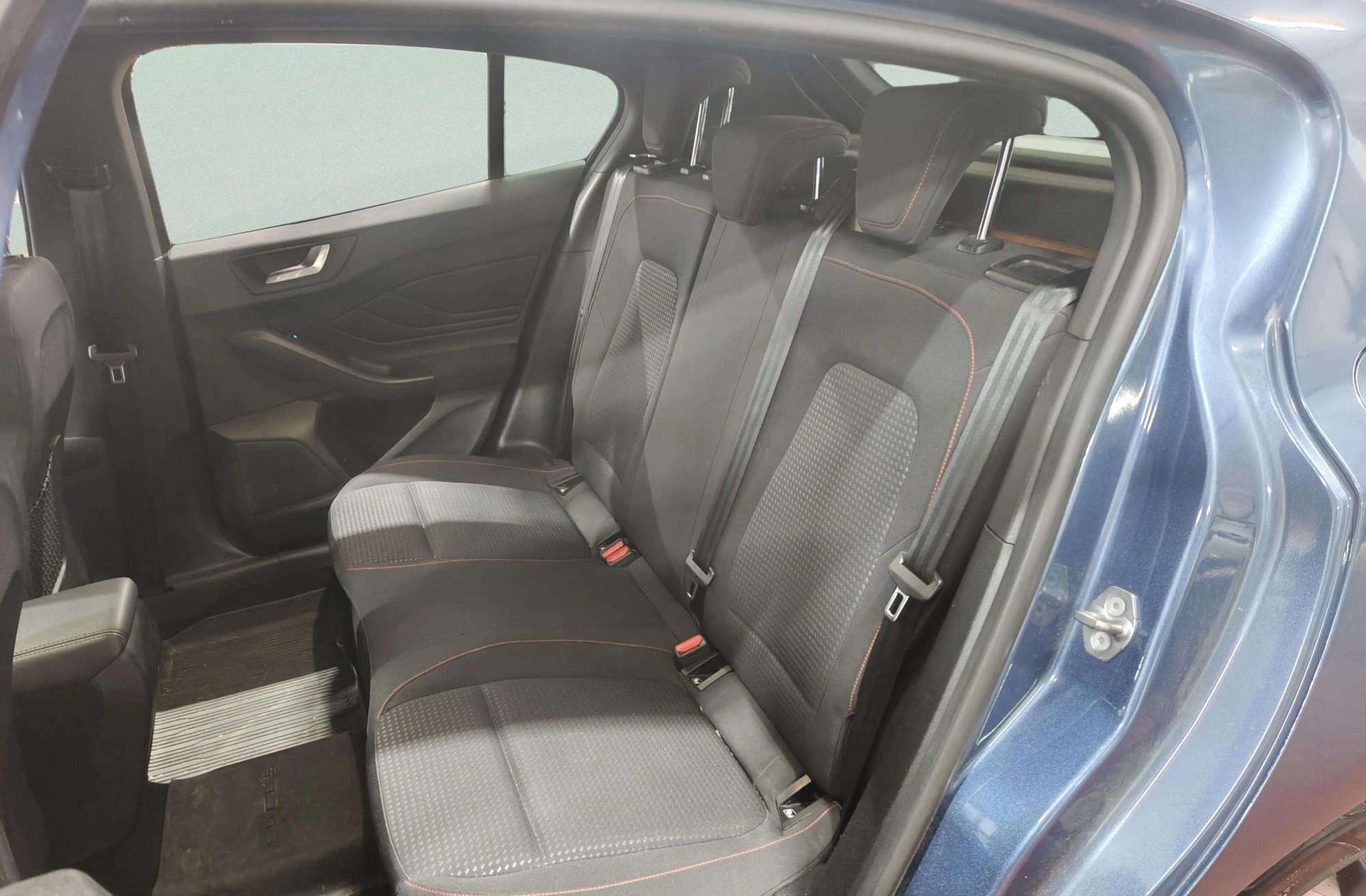 Ford Focus 1.0 EcoBoost ST-Line - foto 15