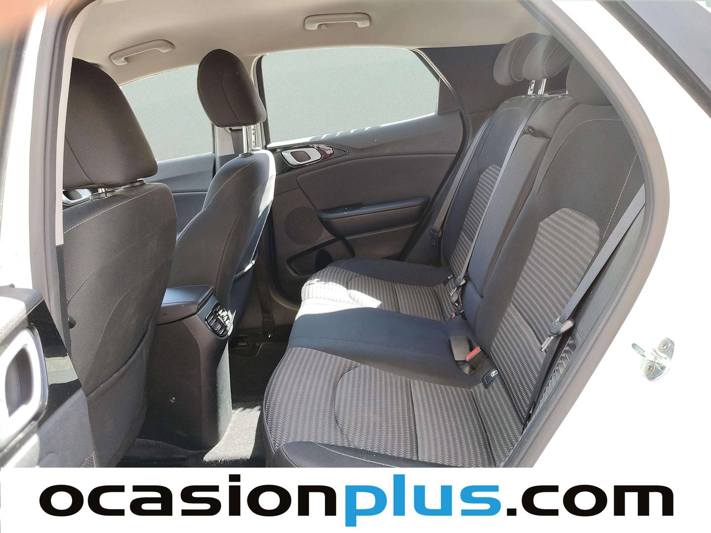 Foto asientos traseros KIA XCeed KIA XCeed 1.6 GDi PHEV eDrive (141 CV)