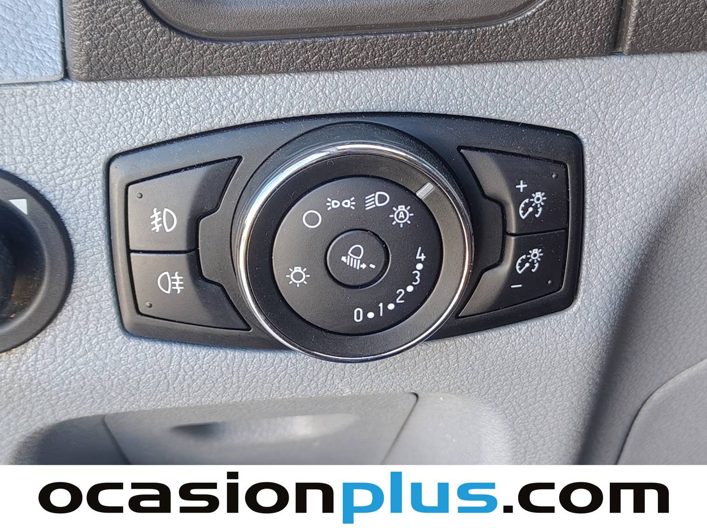 Extras del Ford Transit Ford Transit 350 L3H2 Trend Delantera (130 CV)