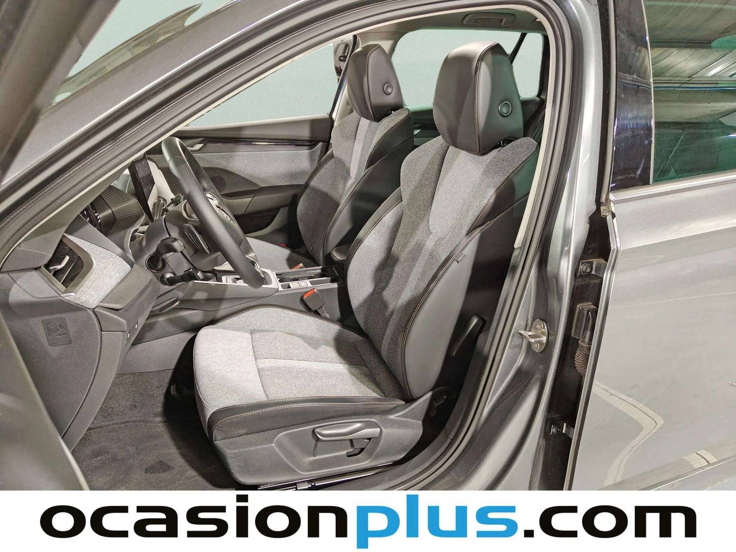 Foto asientos delanteros Skoda Octavia Skoda Octavia Combi 2.0 TDI Design DSG (150 CV)