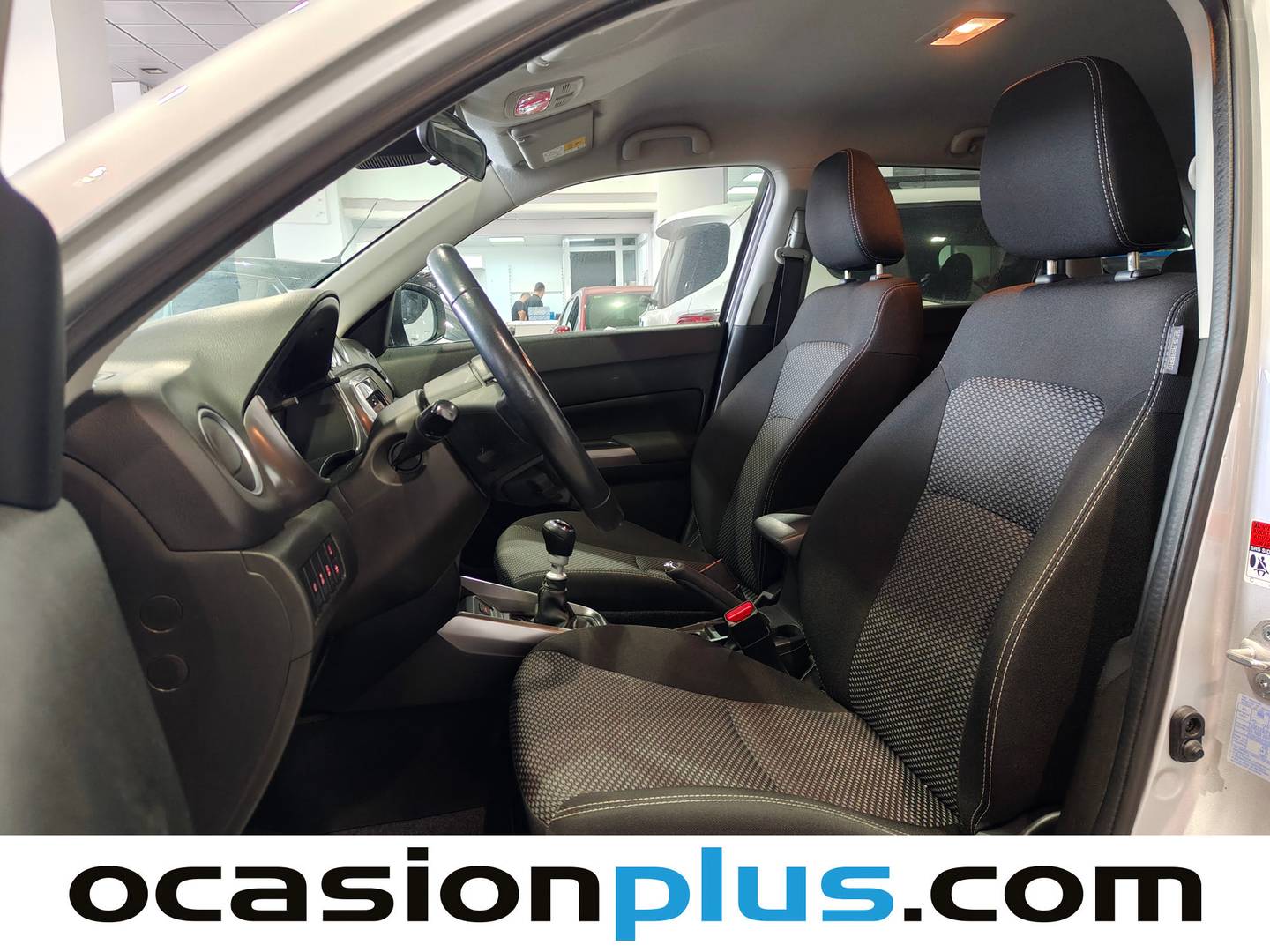Foto asientos delanteros Suzuki Vitara Suzuki Vitara 1.4 Turbo Mild Hybrid GLE (129 CV)
