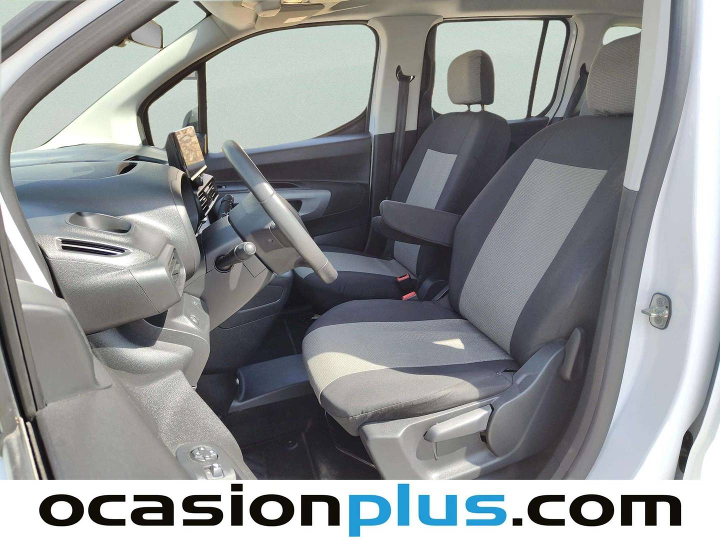 Foto asientos delanteros Citroën Berlingo Citroën Berlingo BlueHDi 100 S&S Plus Talla M (102 CV)