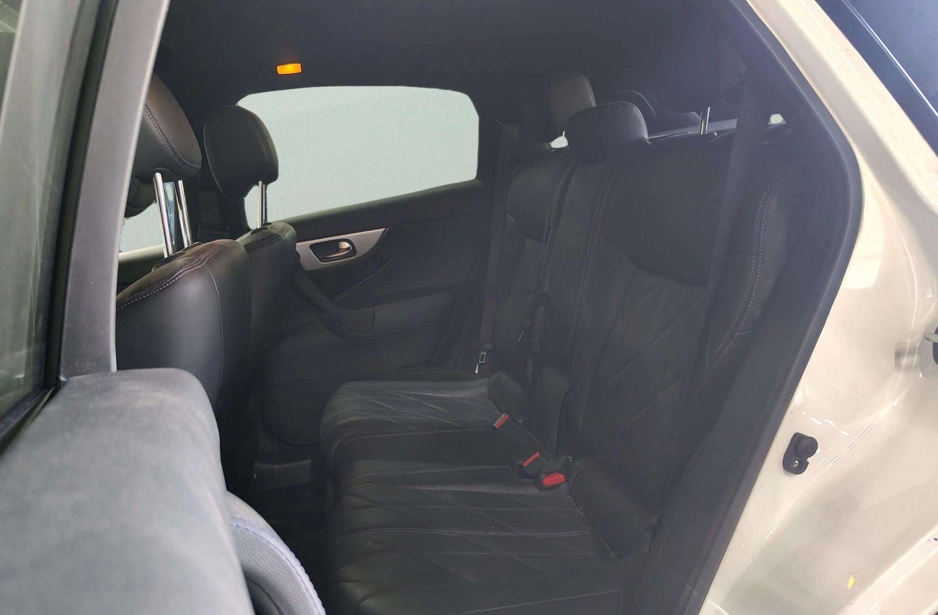 Infiniti QX70 3.0 D V6 S Design AWD - foto 15