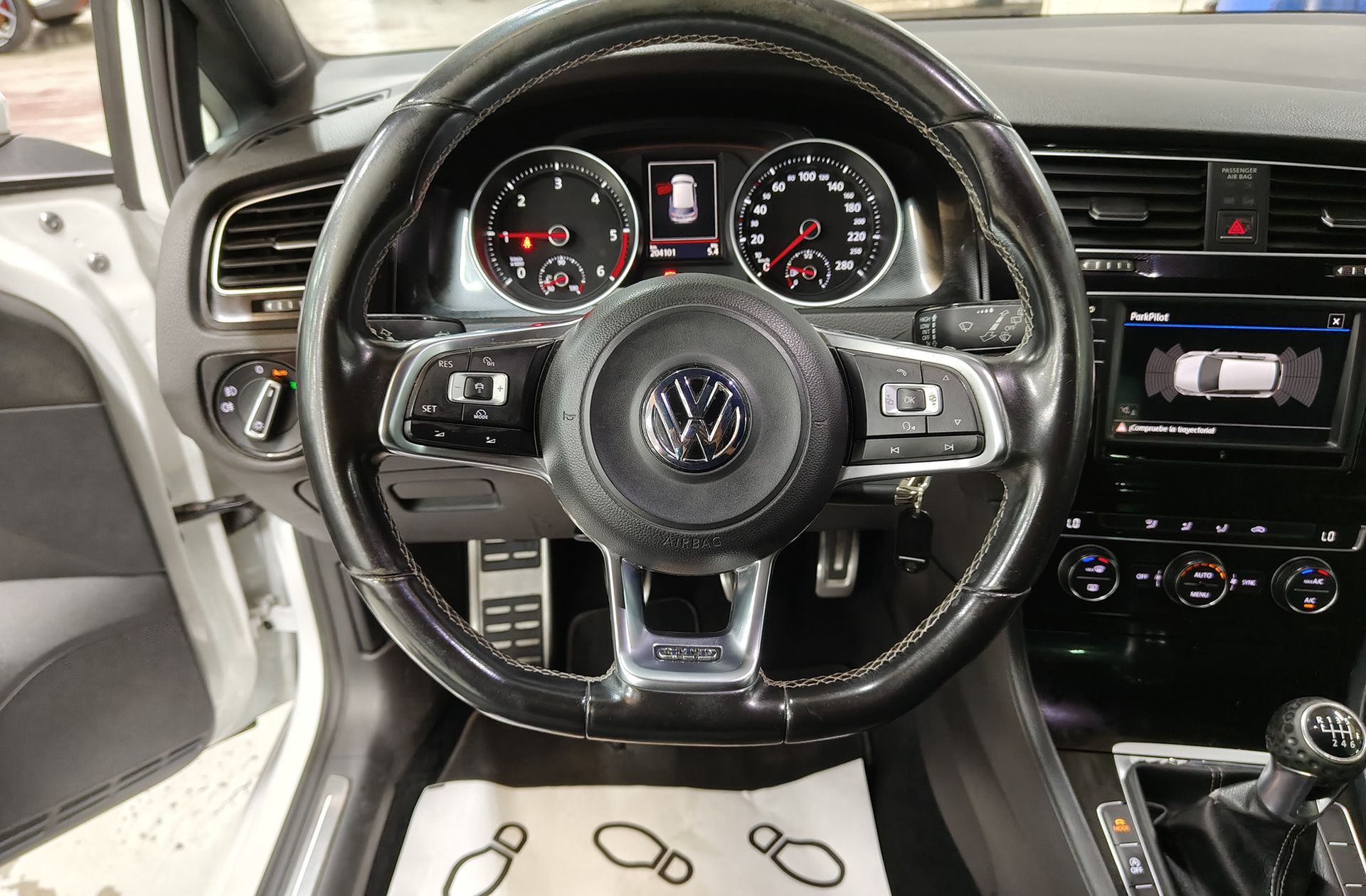 Volkswagen Golf GTD 2.0 TDI BMT - foto 22
