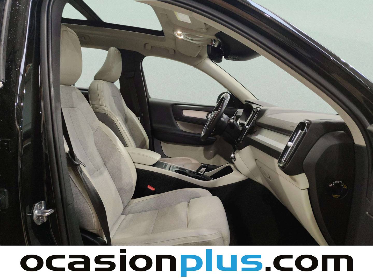 Foto Volvo XC40 Volvo XC40 D3 Momentum Auto (150 CV)