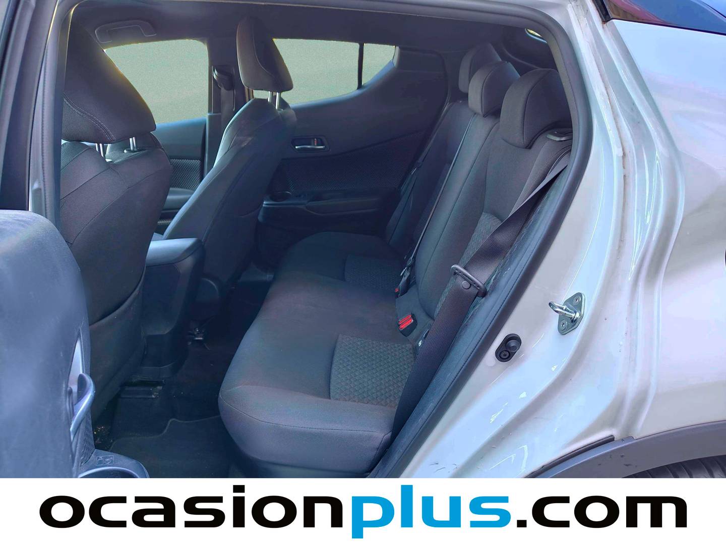 Foto asientos traseros Toyota C-HR Toyota C-HR 180H Advance (184 CV)