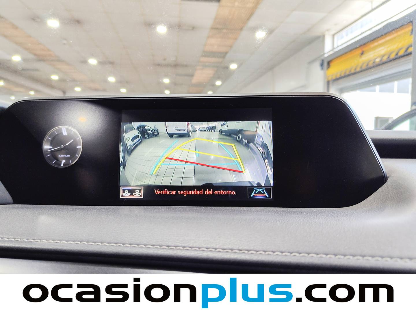 Foto Lexus UX Lexus UX 250h Business 2WD (184 CV)