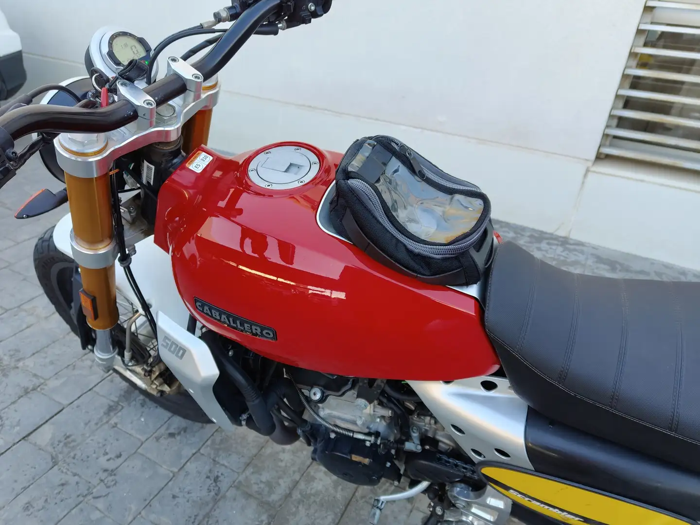 Foto Fantic Caballero Scrambler 500 Fantic Caballero Scrambler 500 500 (38 CV)