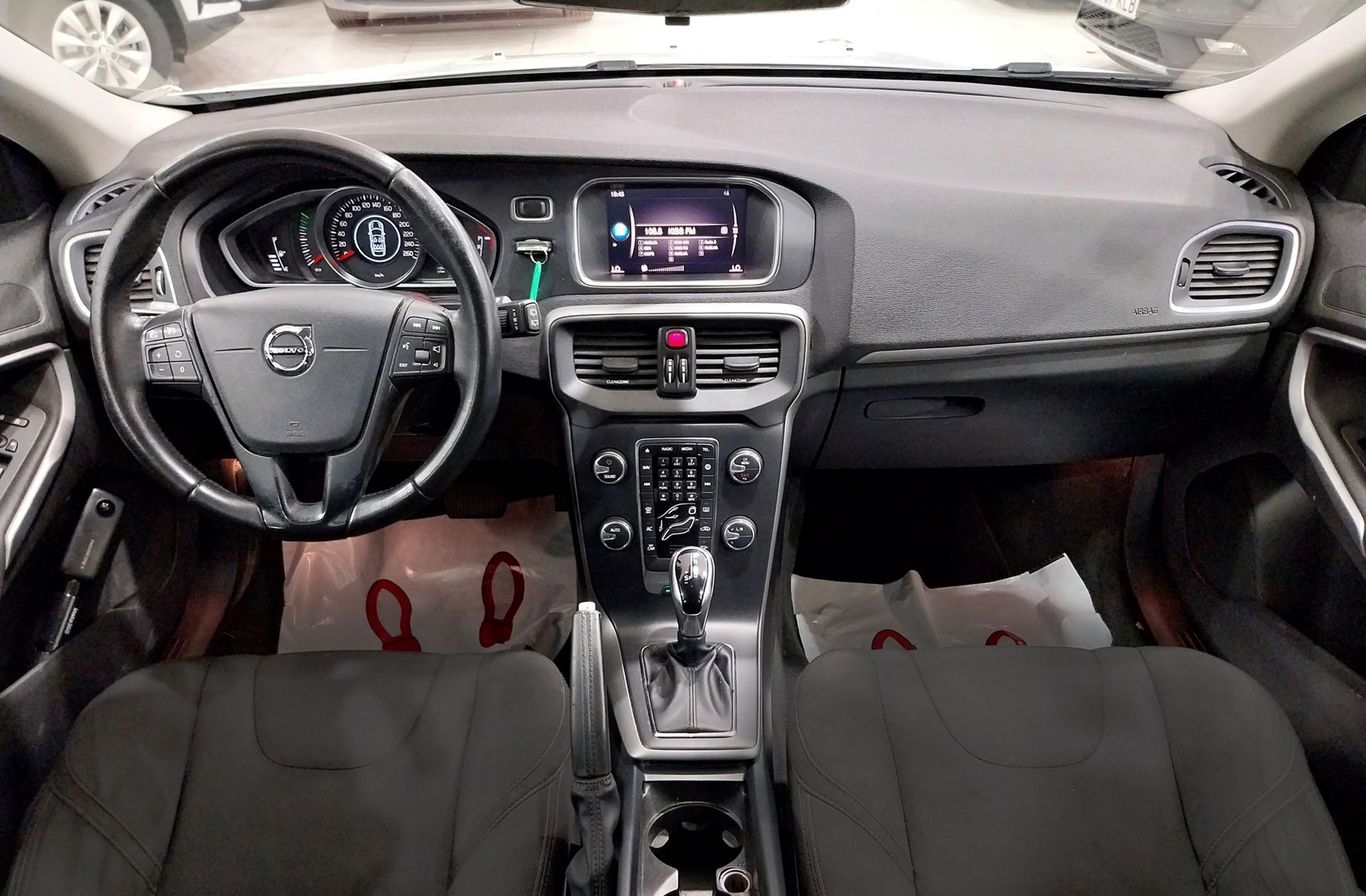 Volvo V40 D2 Kinetic - foto 6