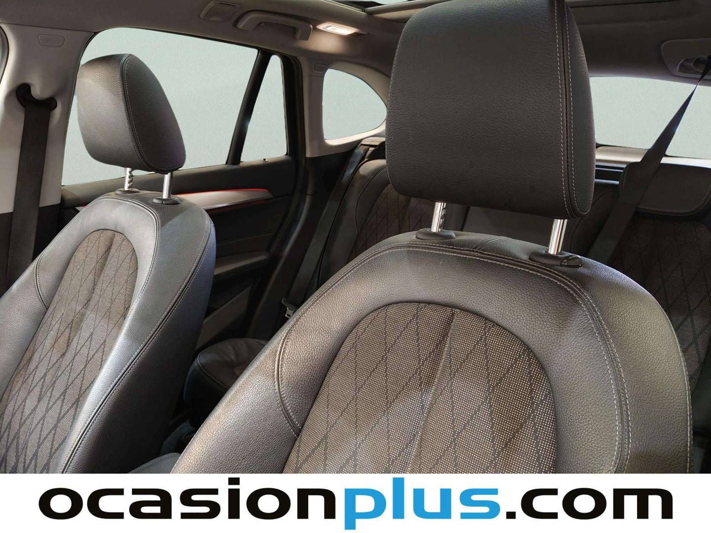 Equipamiento del BMW X1 BMW X1 sDrive18d Business (150 CV)