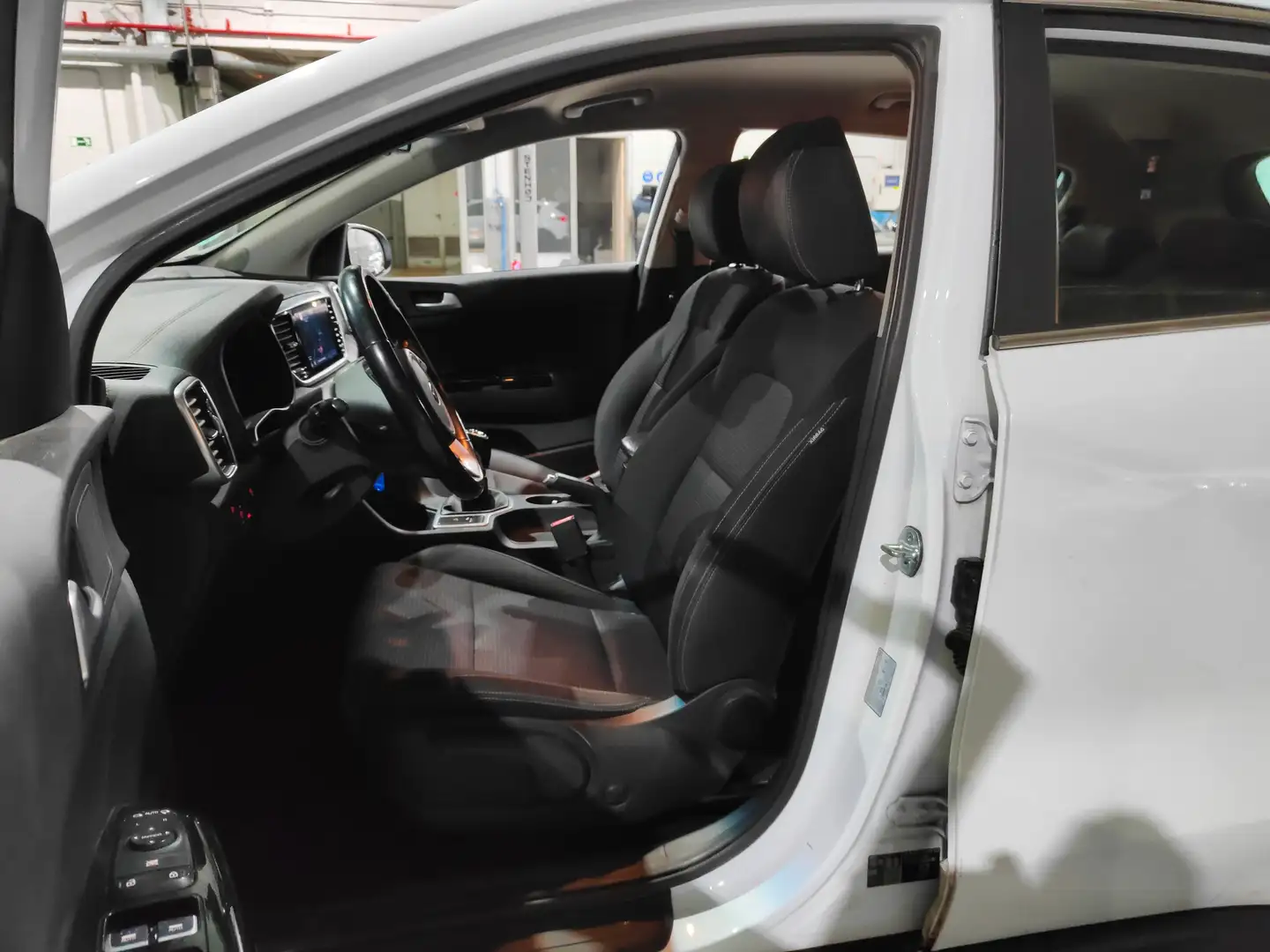 Foto KIA Sportage Kia Sportage 1.6 MHEV Black Edition (136 CV)