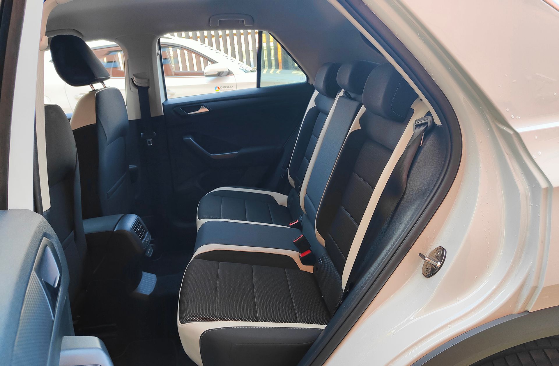 Volkswagen T-Roc Sport 2.0 TDI DSG - foto 11