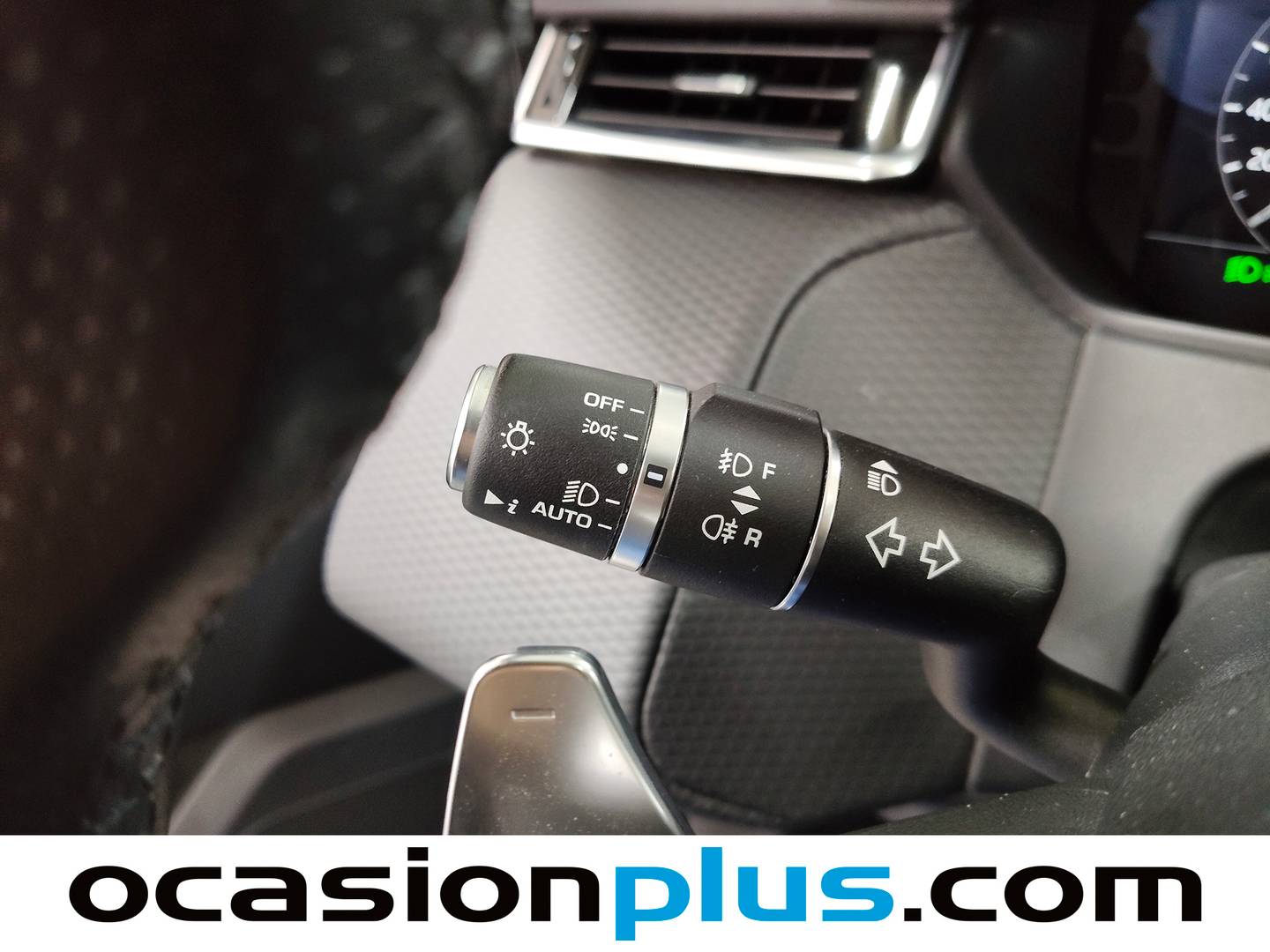 Land Rover Range Rover Velar Land Rover Range Rover Velar D180 R-Dynamic 4WD Auto (180 CV) seminuevo