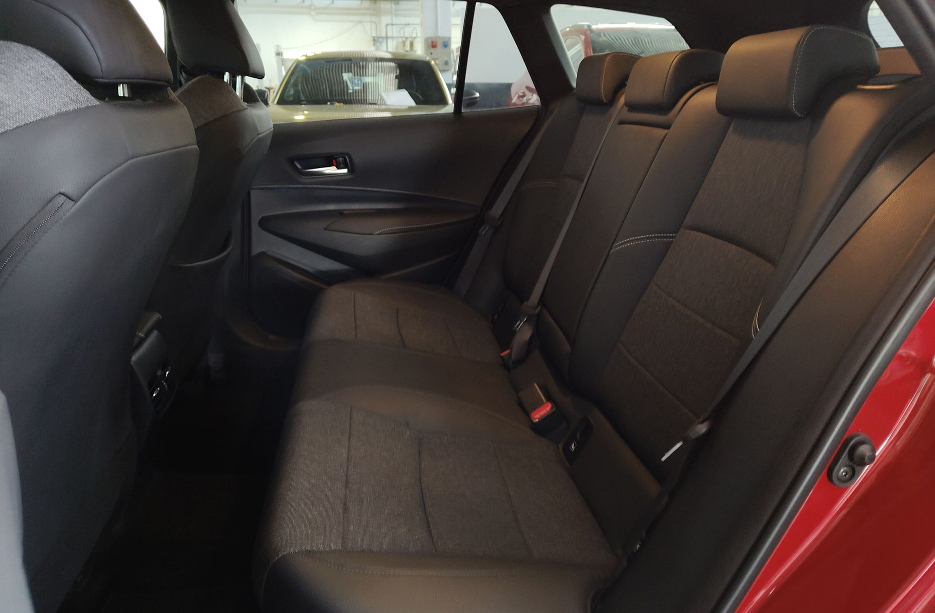 Toyota Corolla Touring Sports 180H Style E-CVT - foto 14