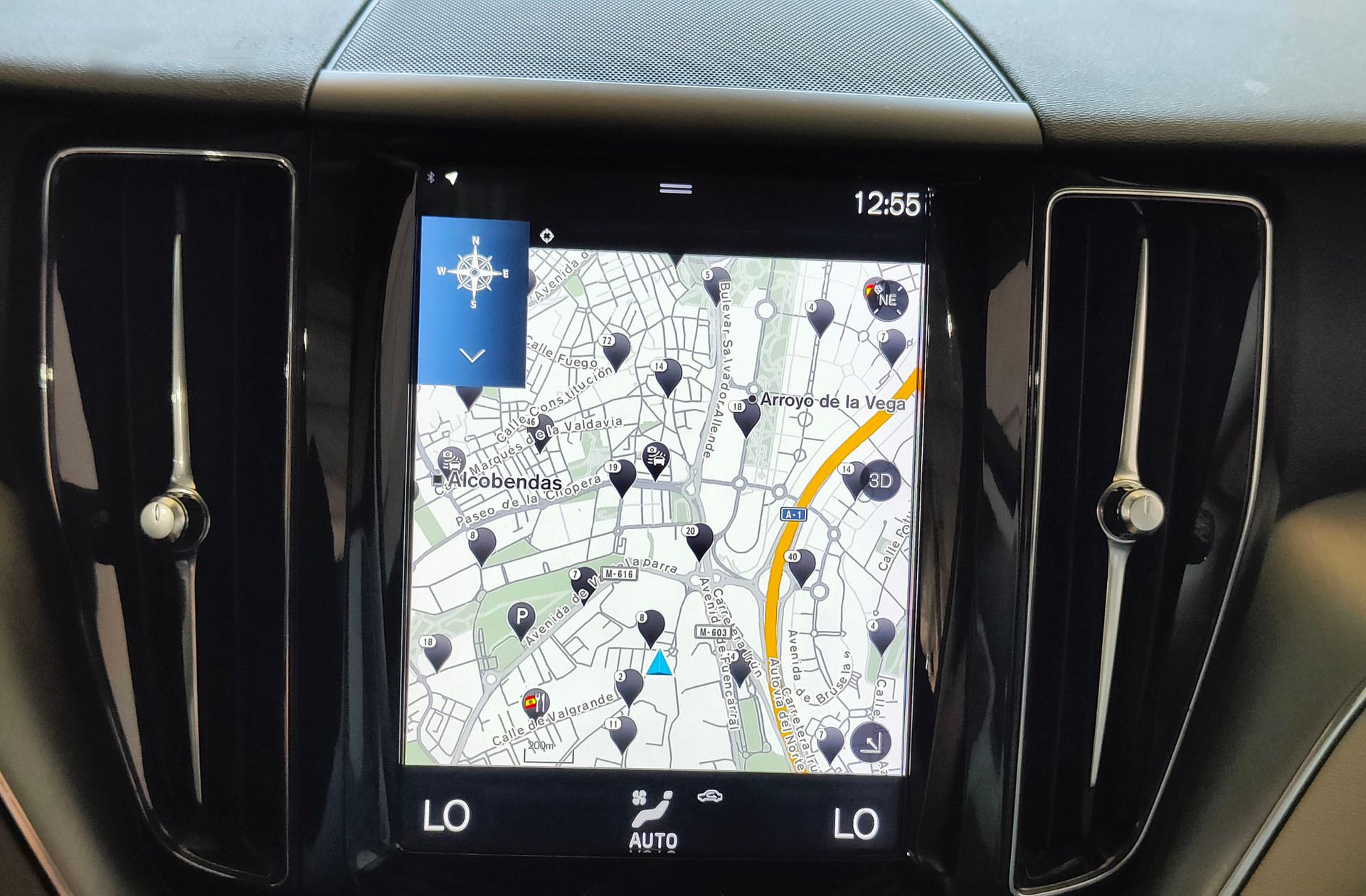 Volvo XC60 D4 Momentum AWD - foto 8