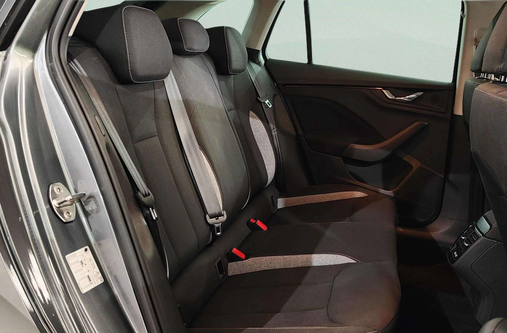 Škoda Scala 1.0 TSI Selection DSG - foto 19