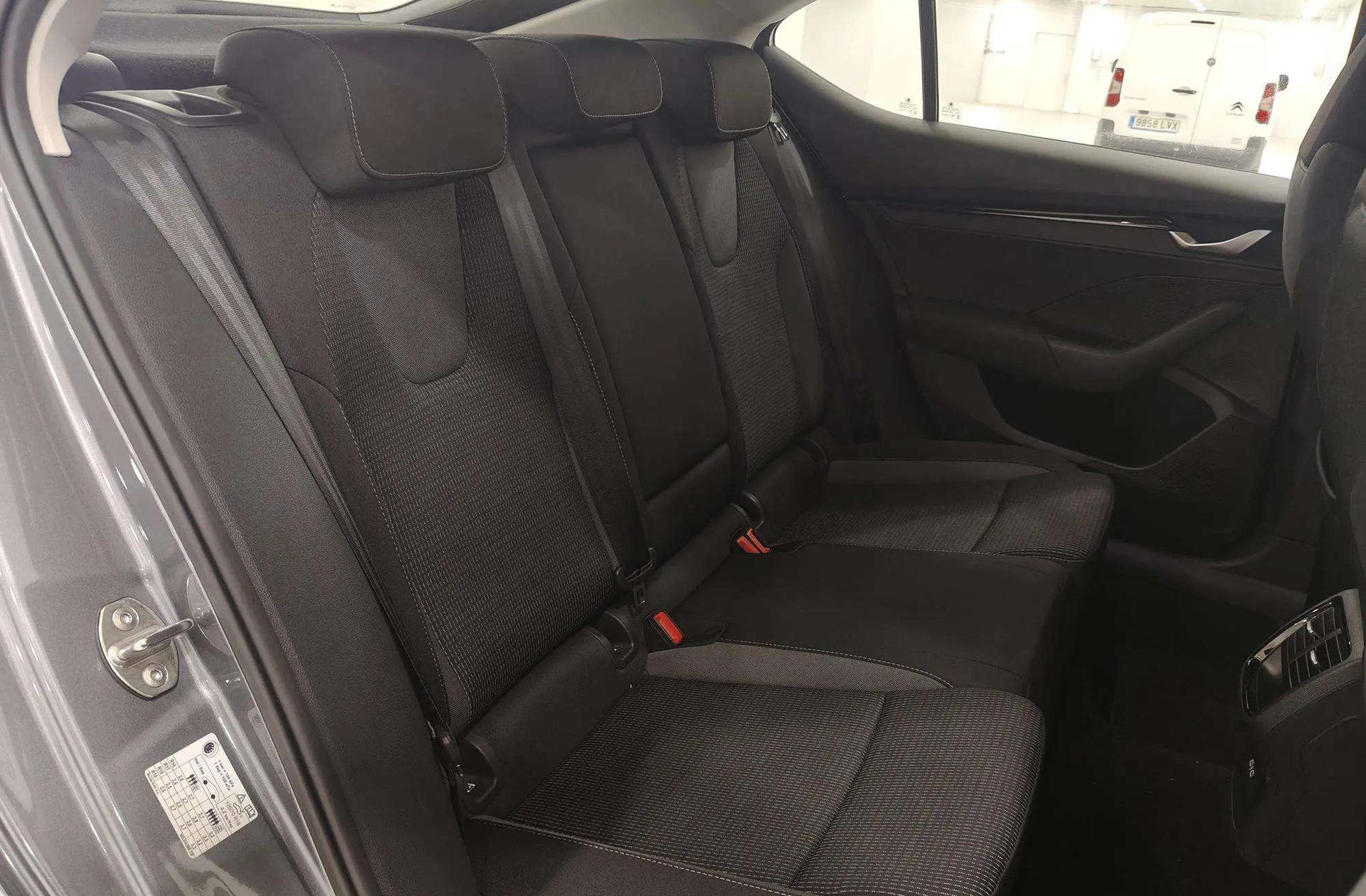 Škoda Octavia 1.5 TSI m-HEV Selection DSG - foto 22