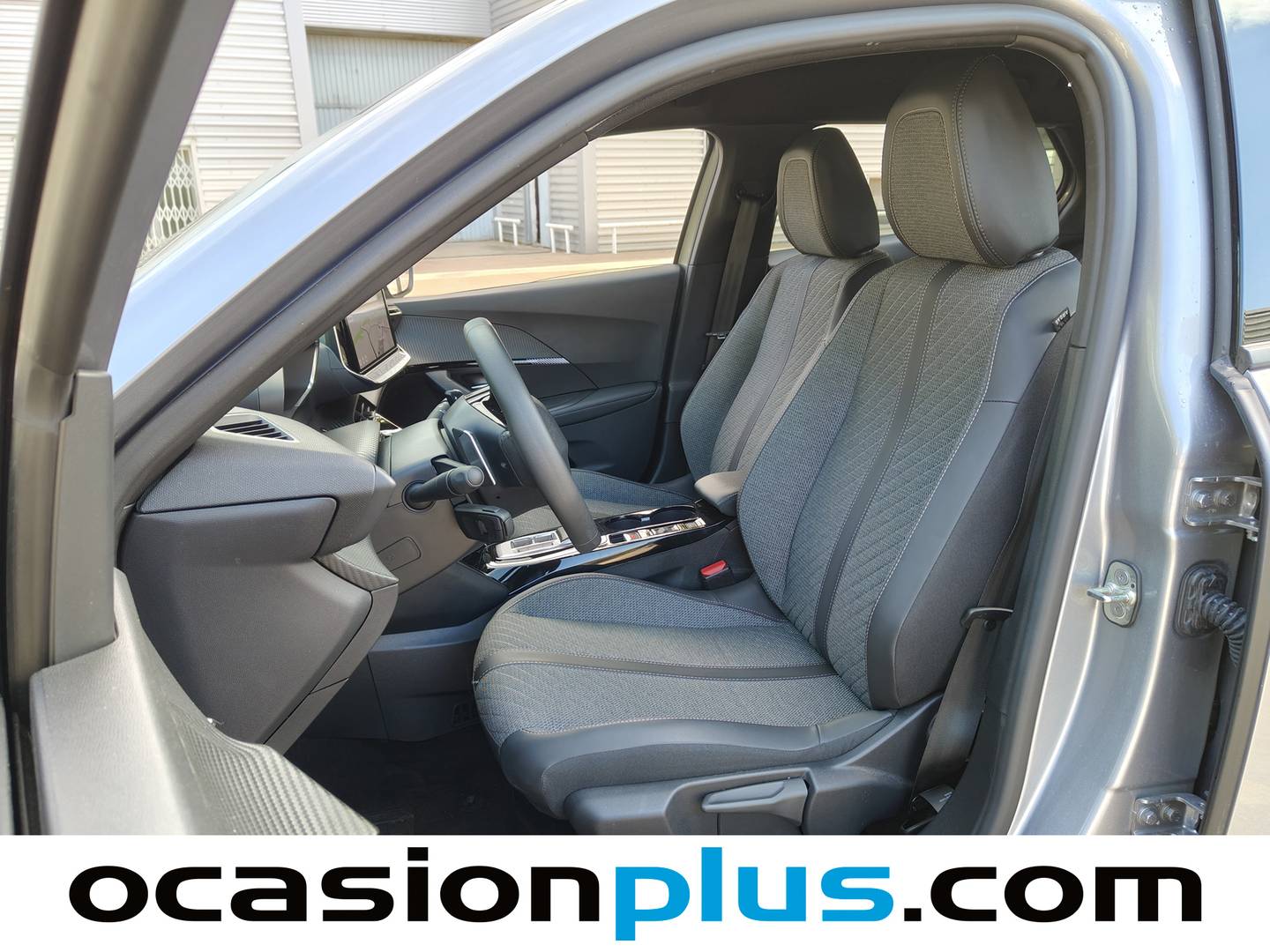 Foto Peugeot 2008 Peugeot 2008 Allure Hybrid eDCS6 (136 CV)