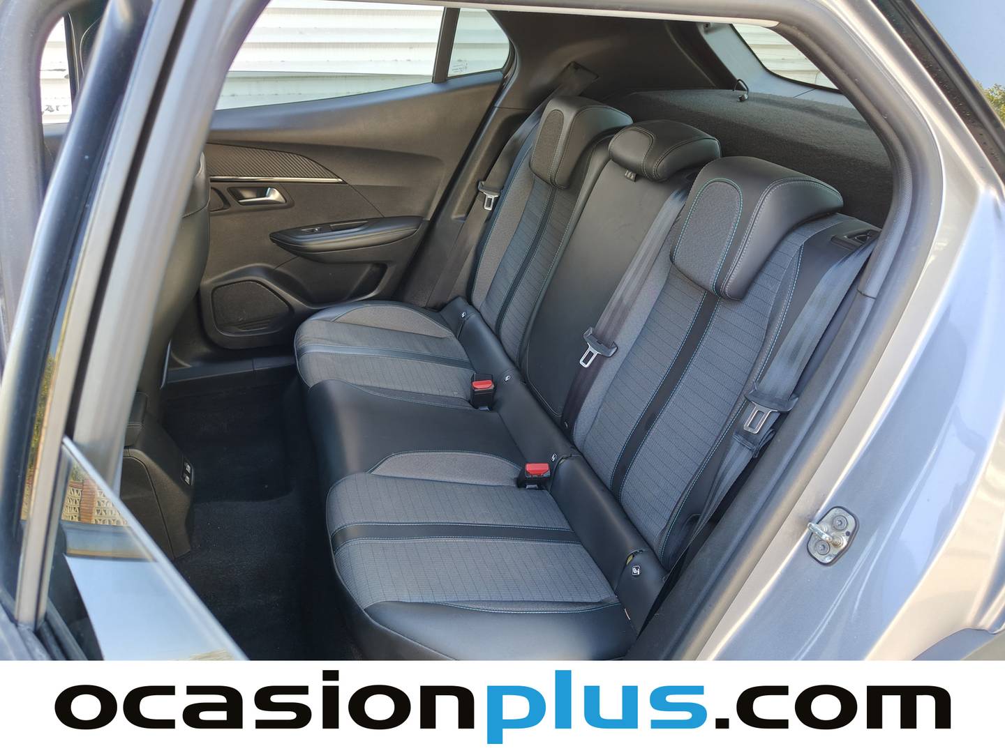 Foto Peugeot 2008 Peugeot 2008 PureTech 130 S&S Allure Pack (130 CV)