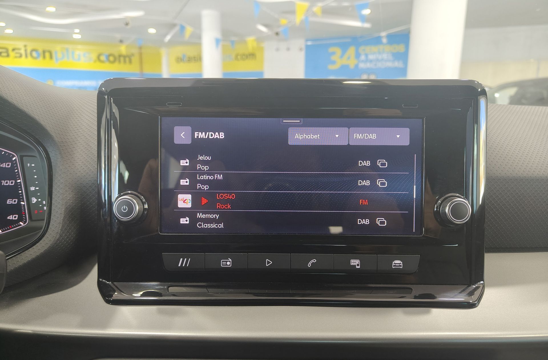SEAT Arona 1.0 TSI FR - foto 30