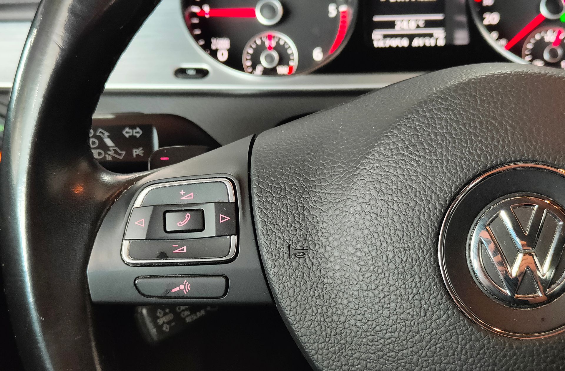 Volkswagen Passat CC 2.0 TDI DPF DSG - foto 28