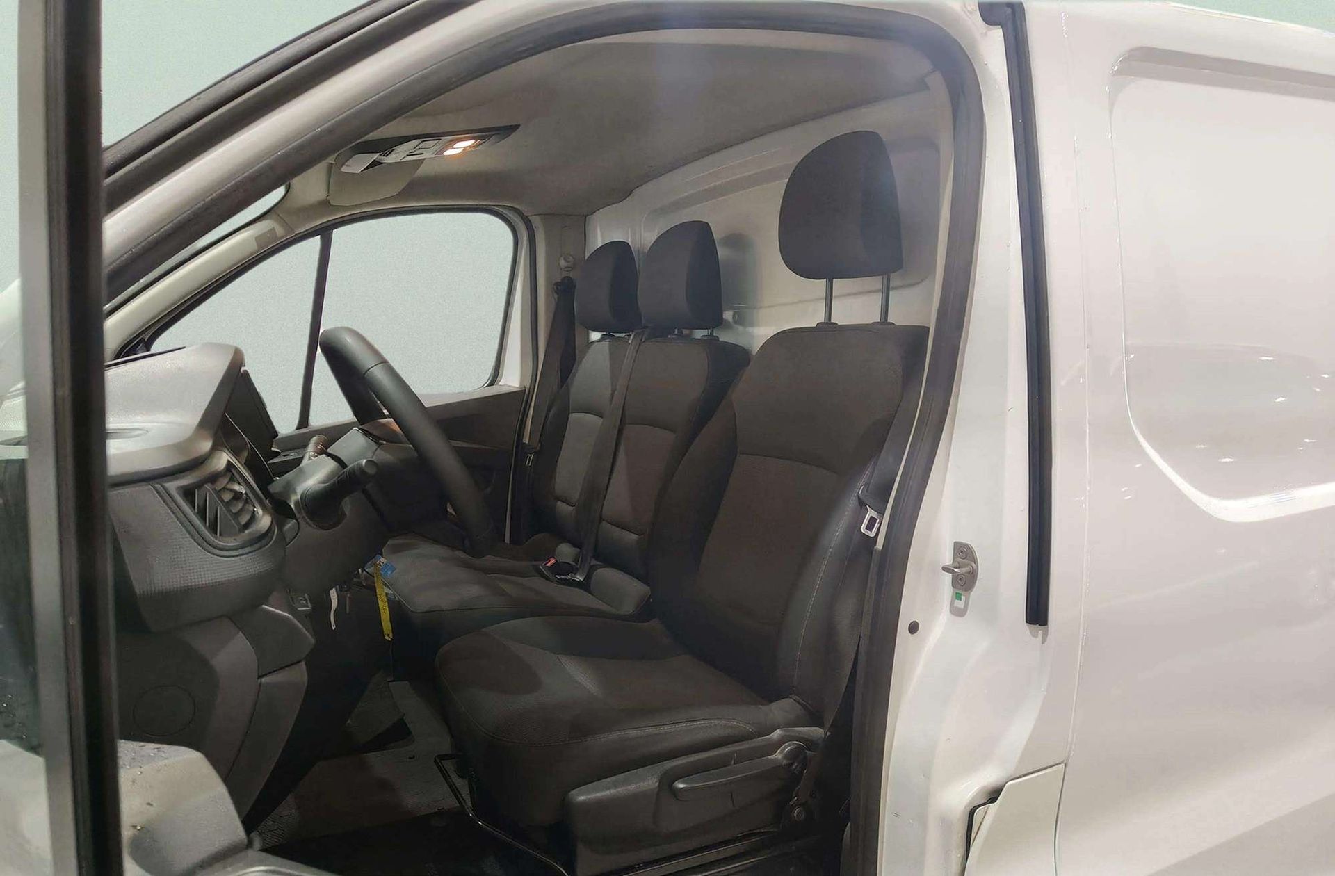 Nissan Primastar Furgón 2.0 dCi Comfort L1H1 1T - foto 10
